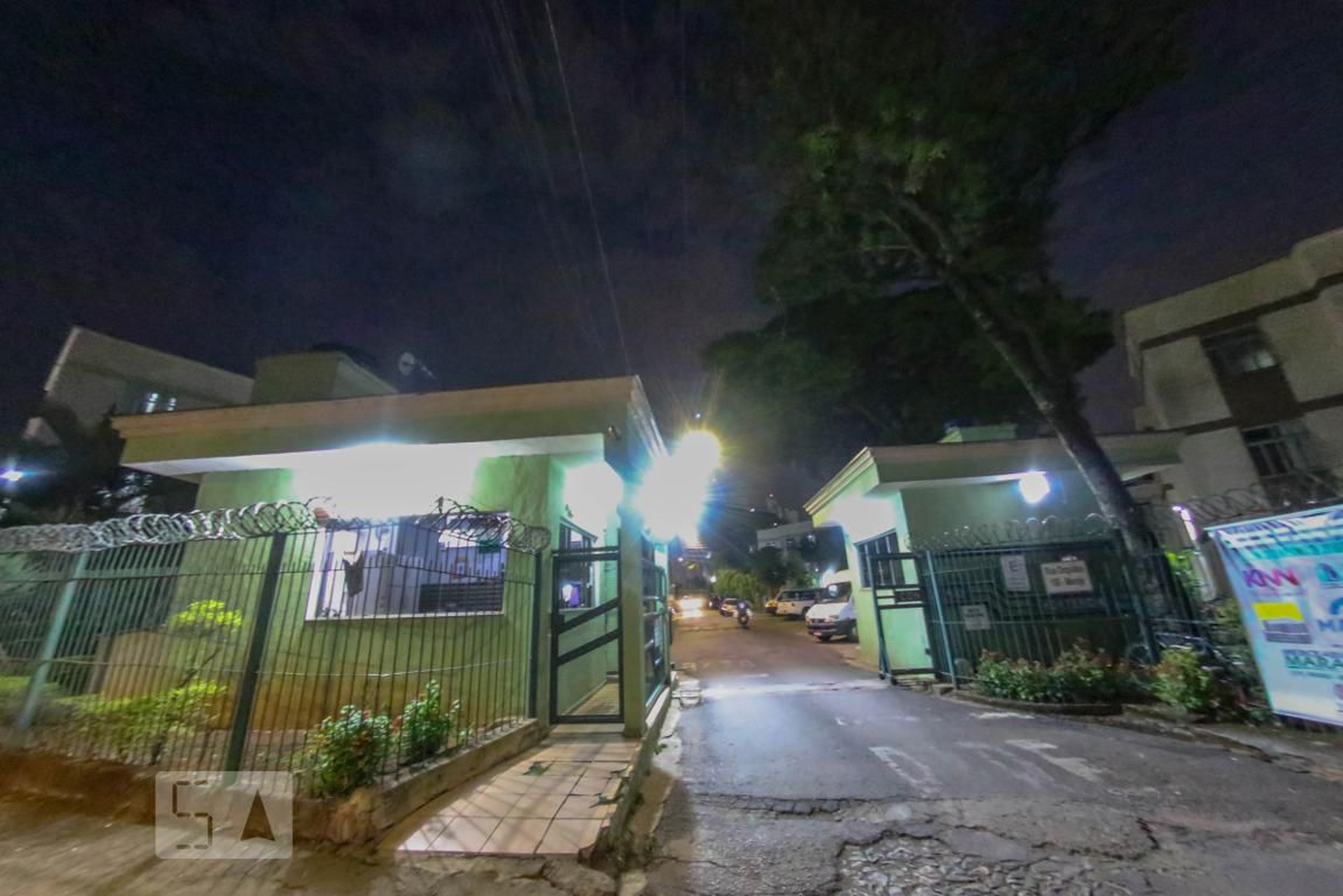 Fachada Condomínio em Rua Maria Correia Da Silva, 70