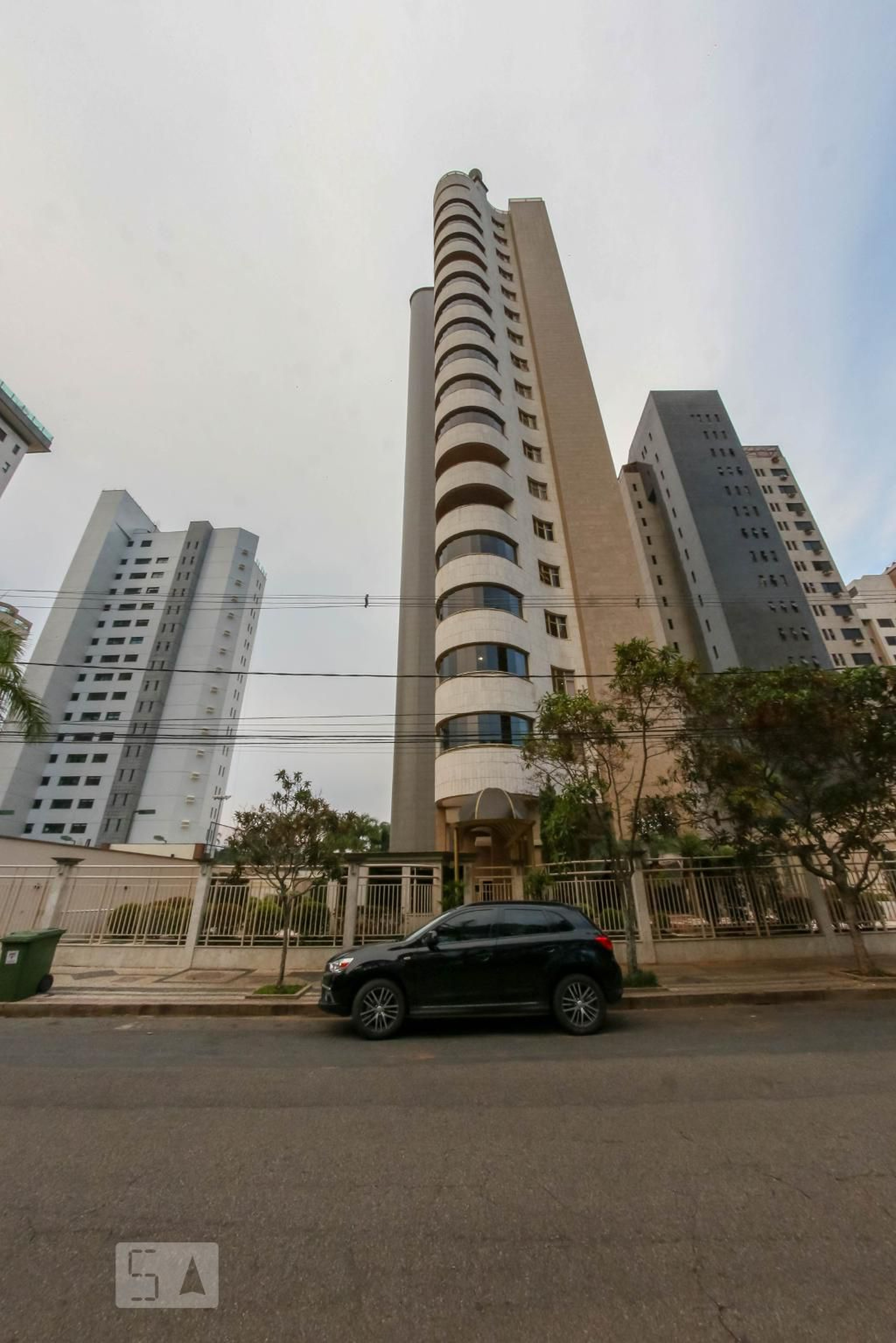 Fachada Condomínio em Rua Elza Brandão Rodarte, 137