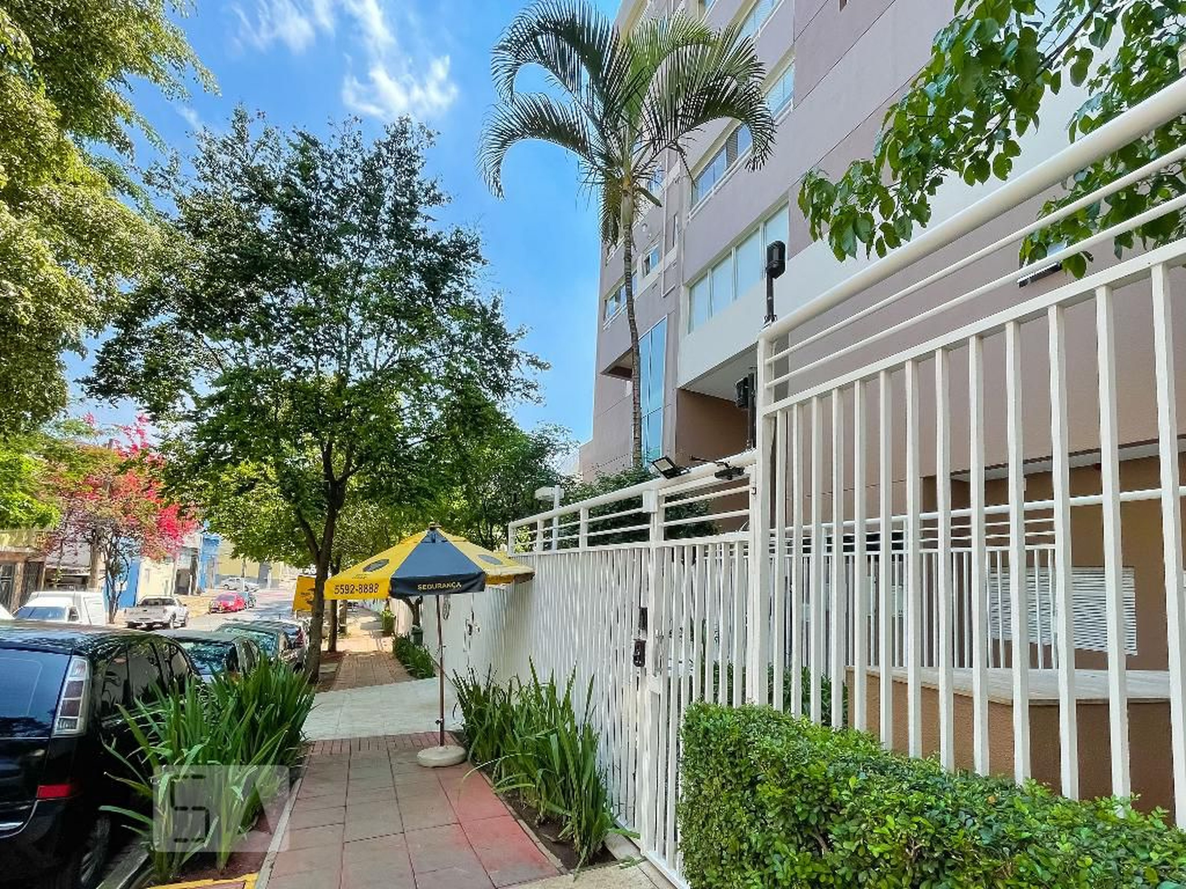 PREDIO Condomínio em Rua Professor Ciridião Buarque, 92