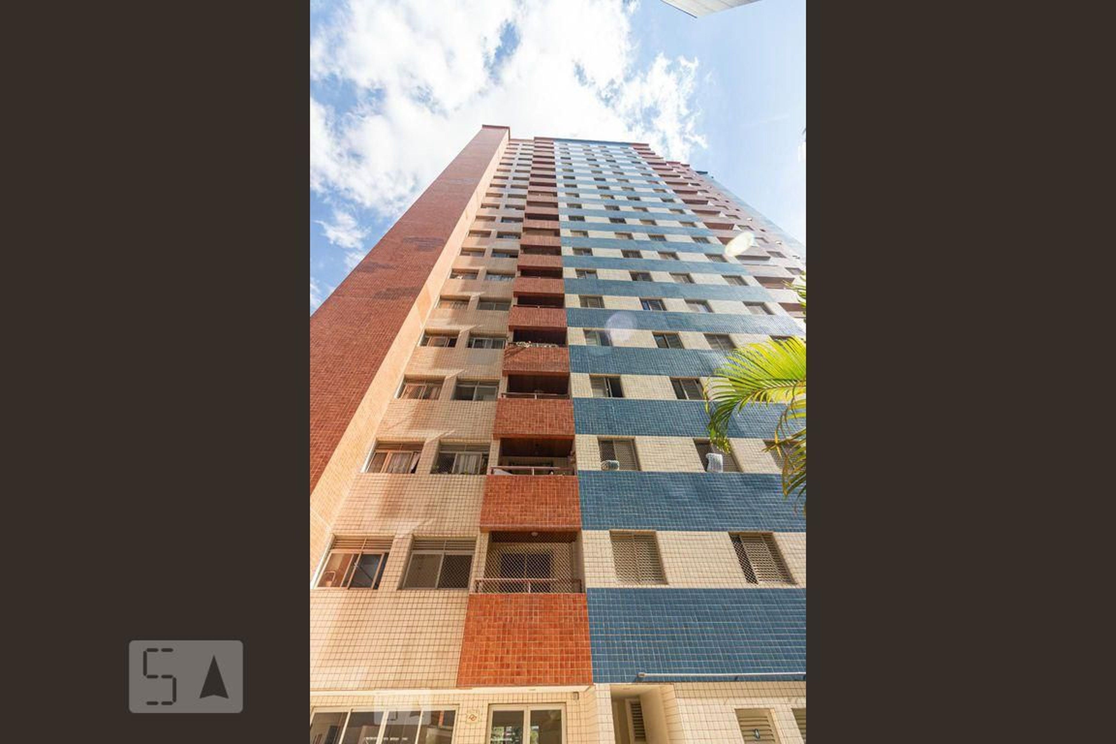 Fachada Condomínio em Largo Mario Bissolati, 125