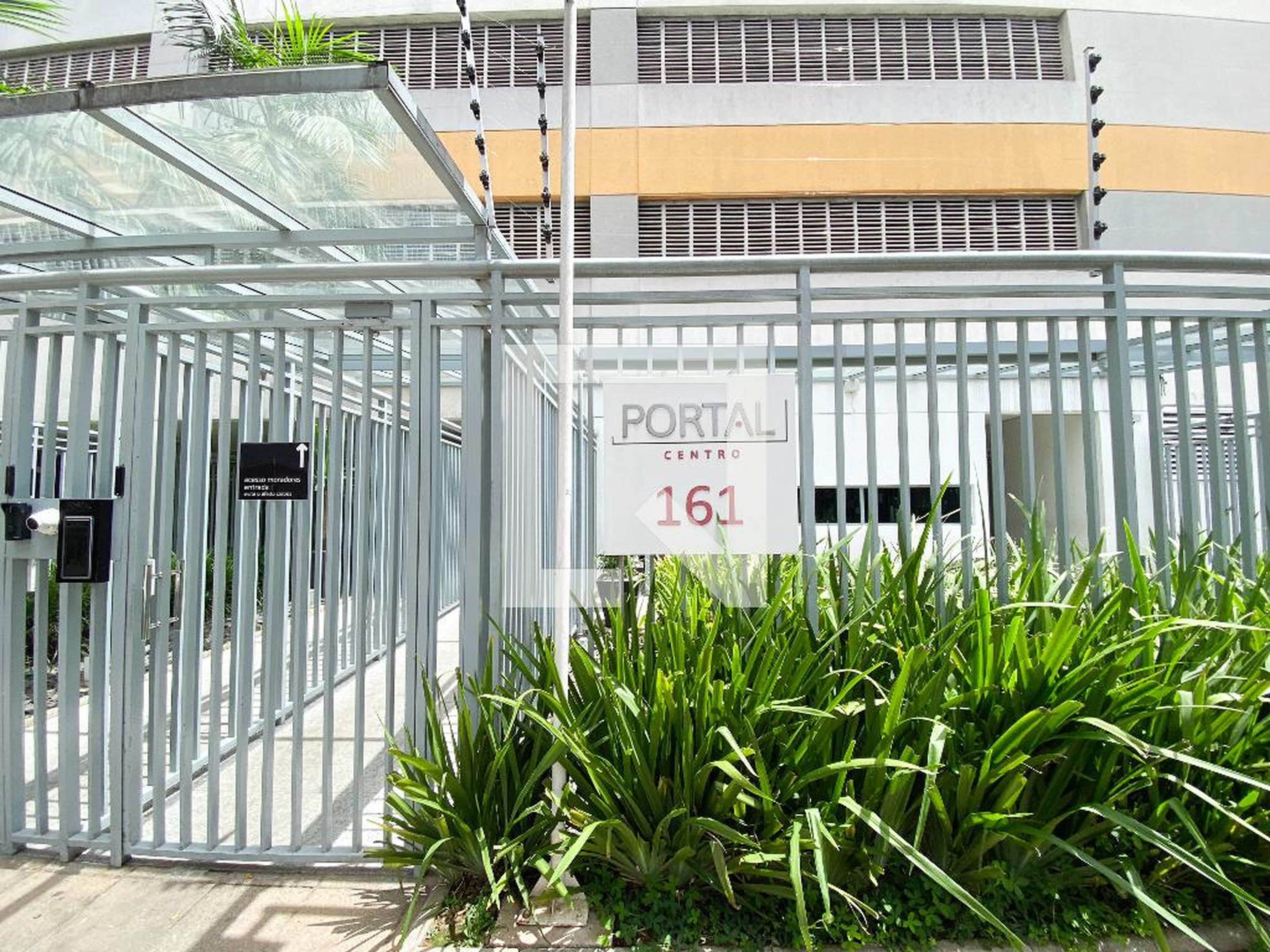 Fachada Condomínio Portal Centro