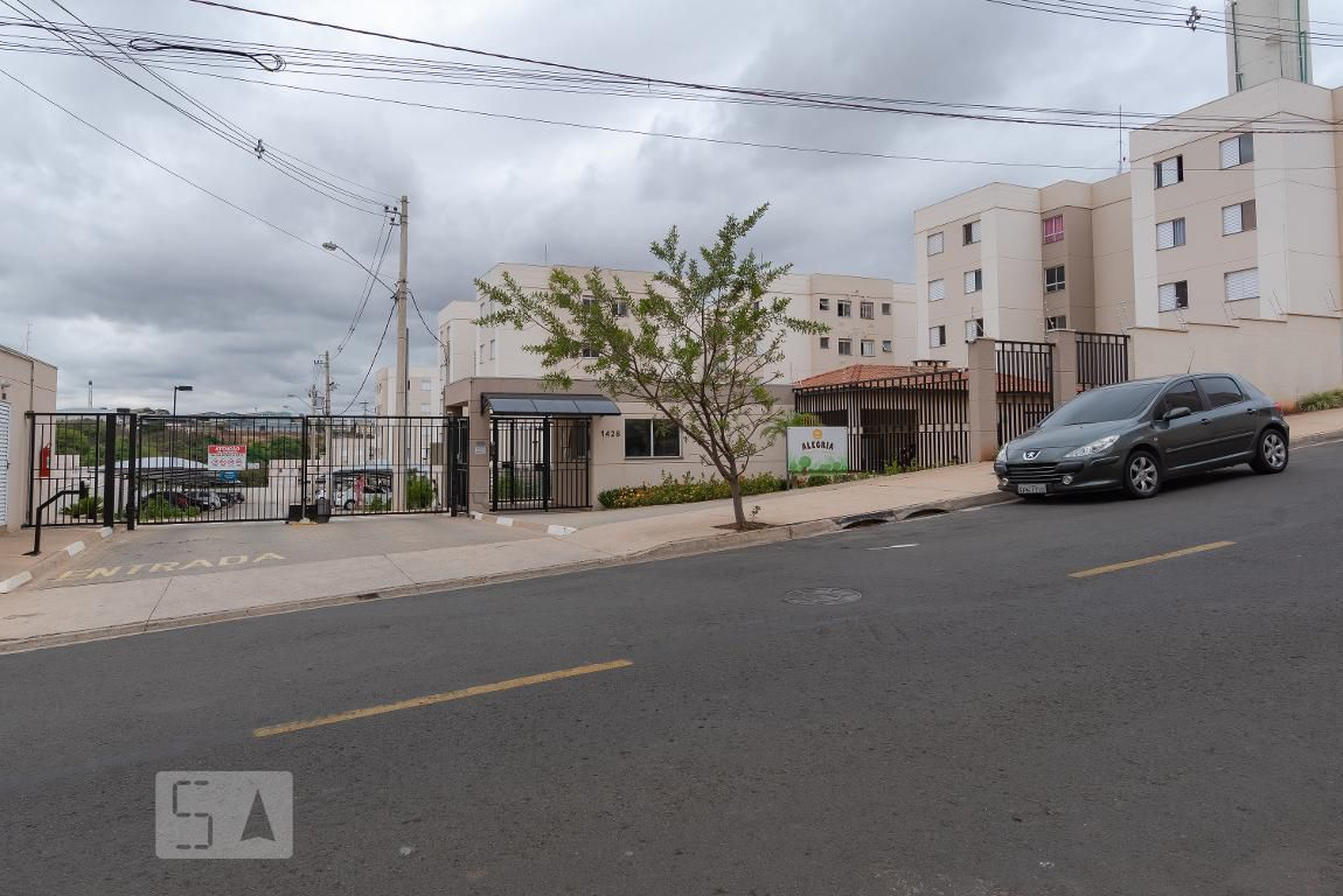 Fachada do Condomínio Condomínio Alegria