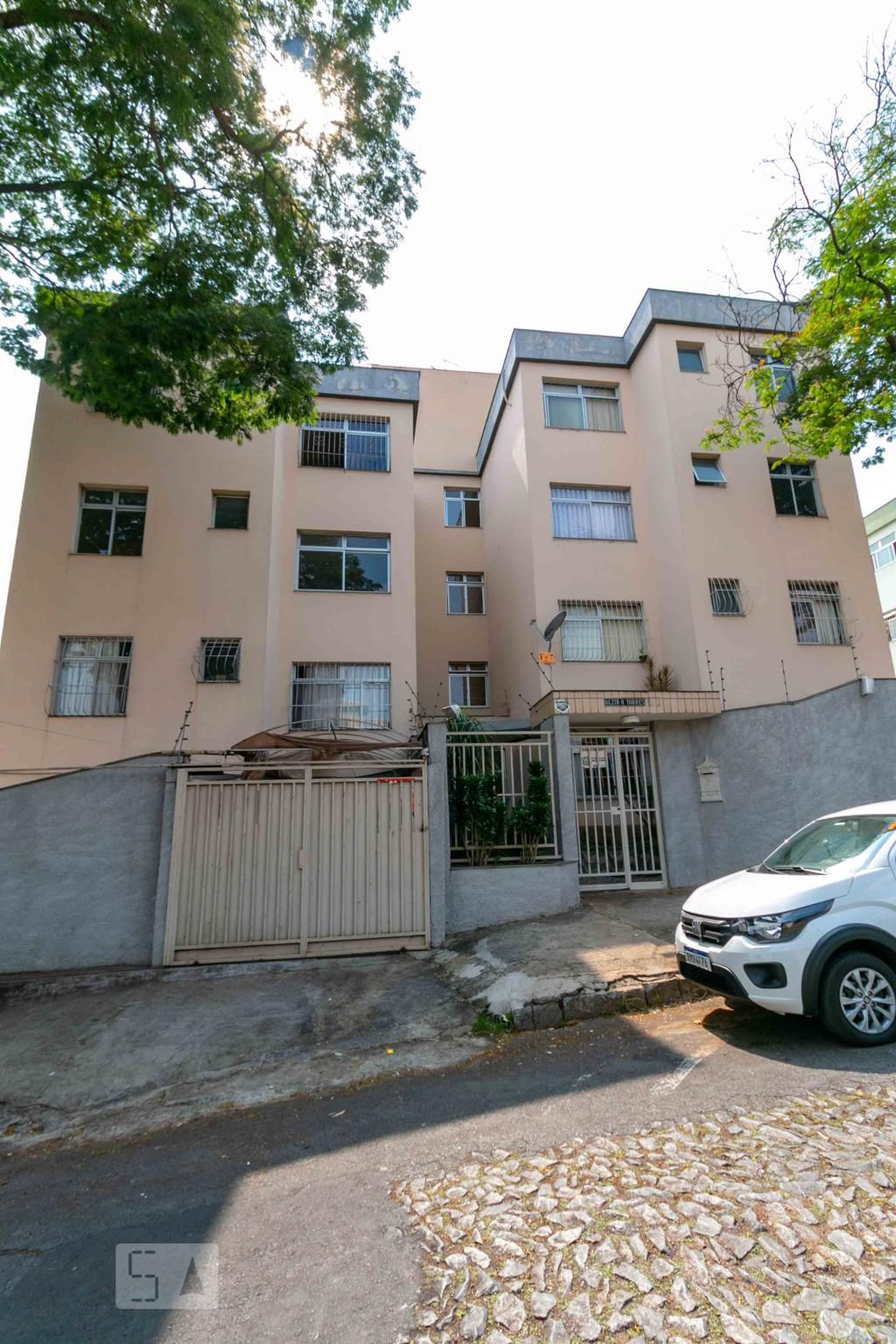 Fachada Condomínio em Rua Albatroz, 800