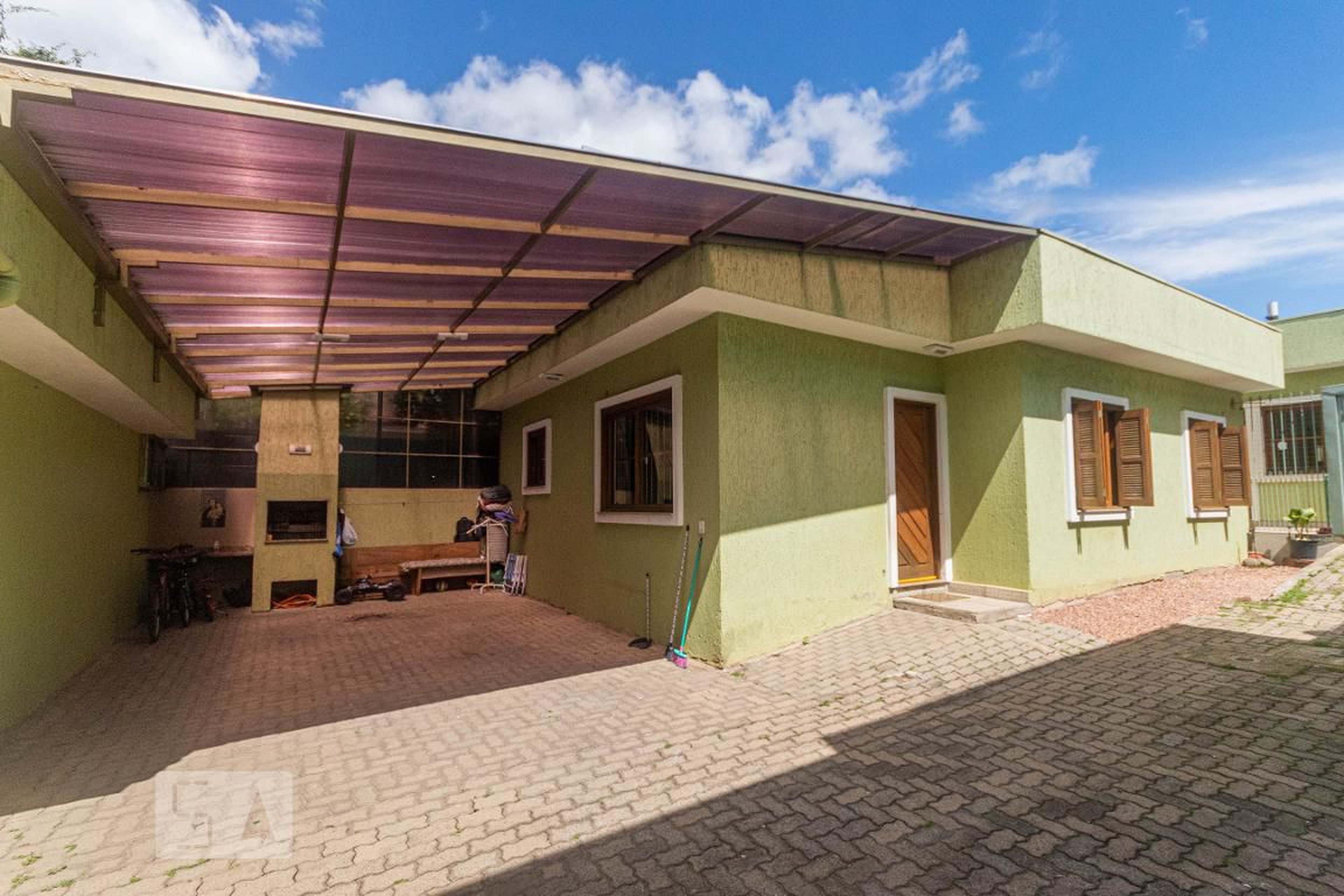 Fachada Condomínio em Estrada Jorge Pereira Nunes, 495