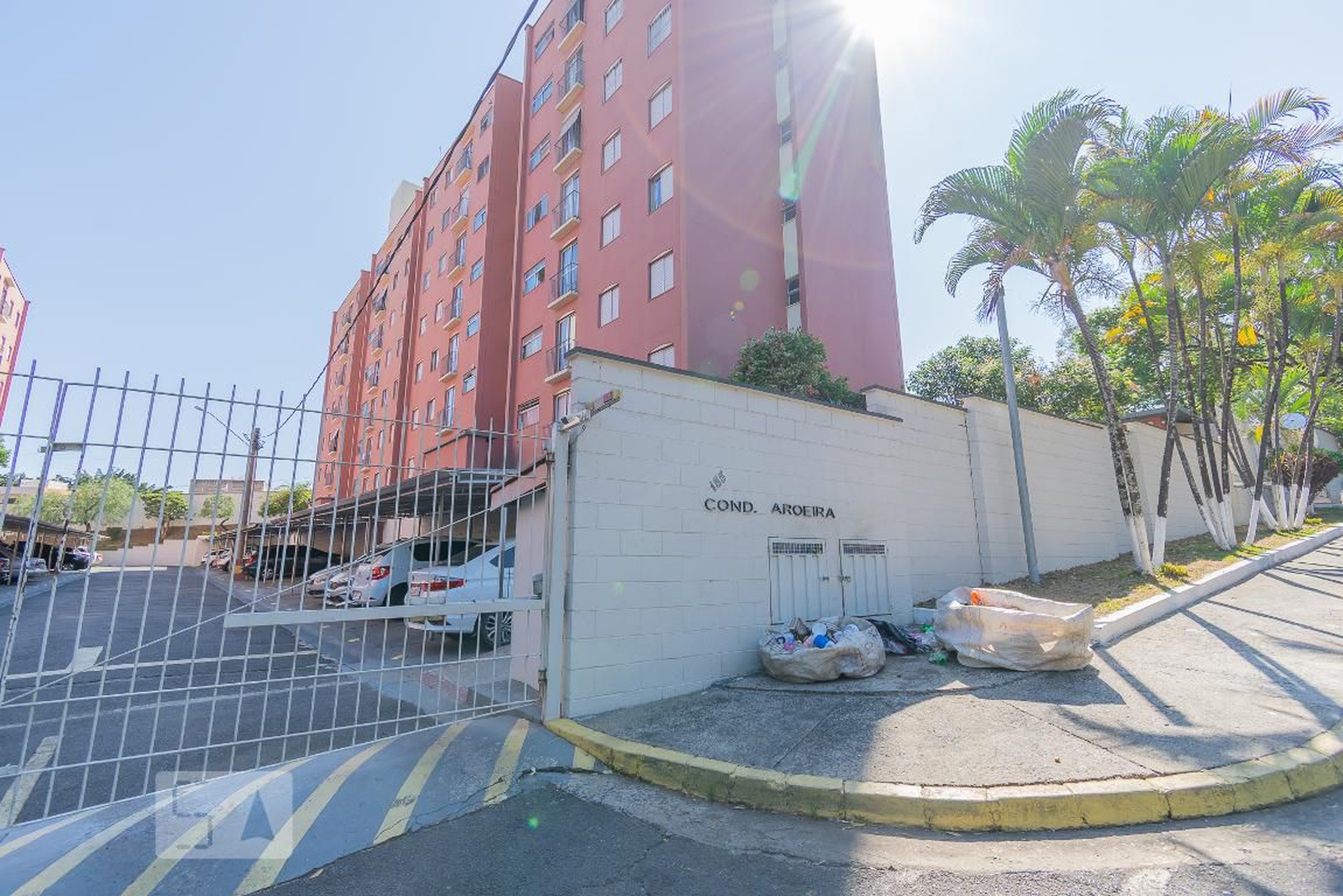 Fachada do Condomínio Condomínio Aroeira