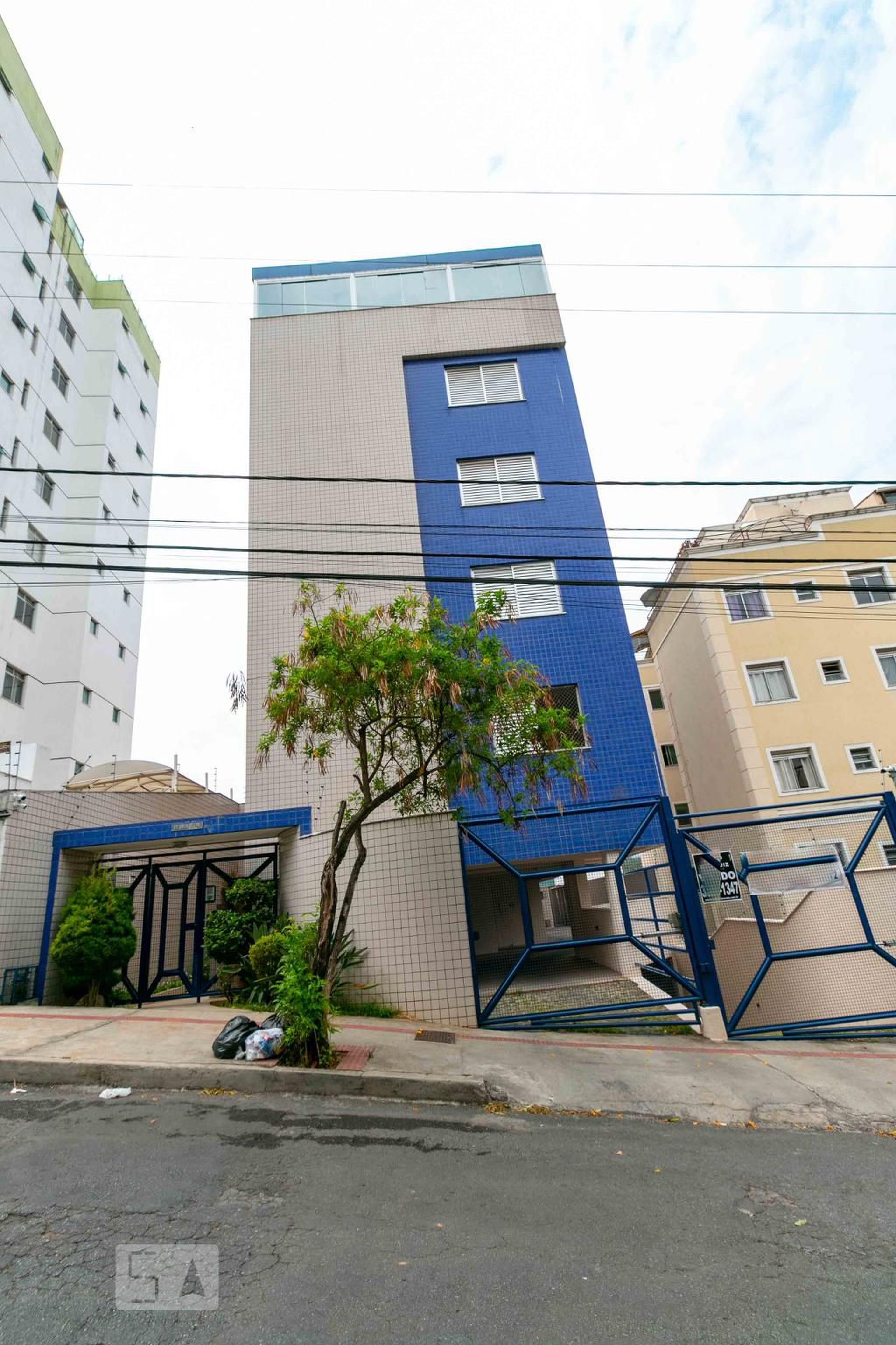 Fachada Condomínio em Rua Desembargador Fernando Bhering, 136