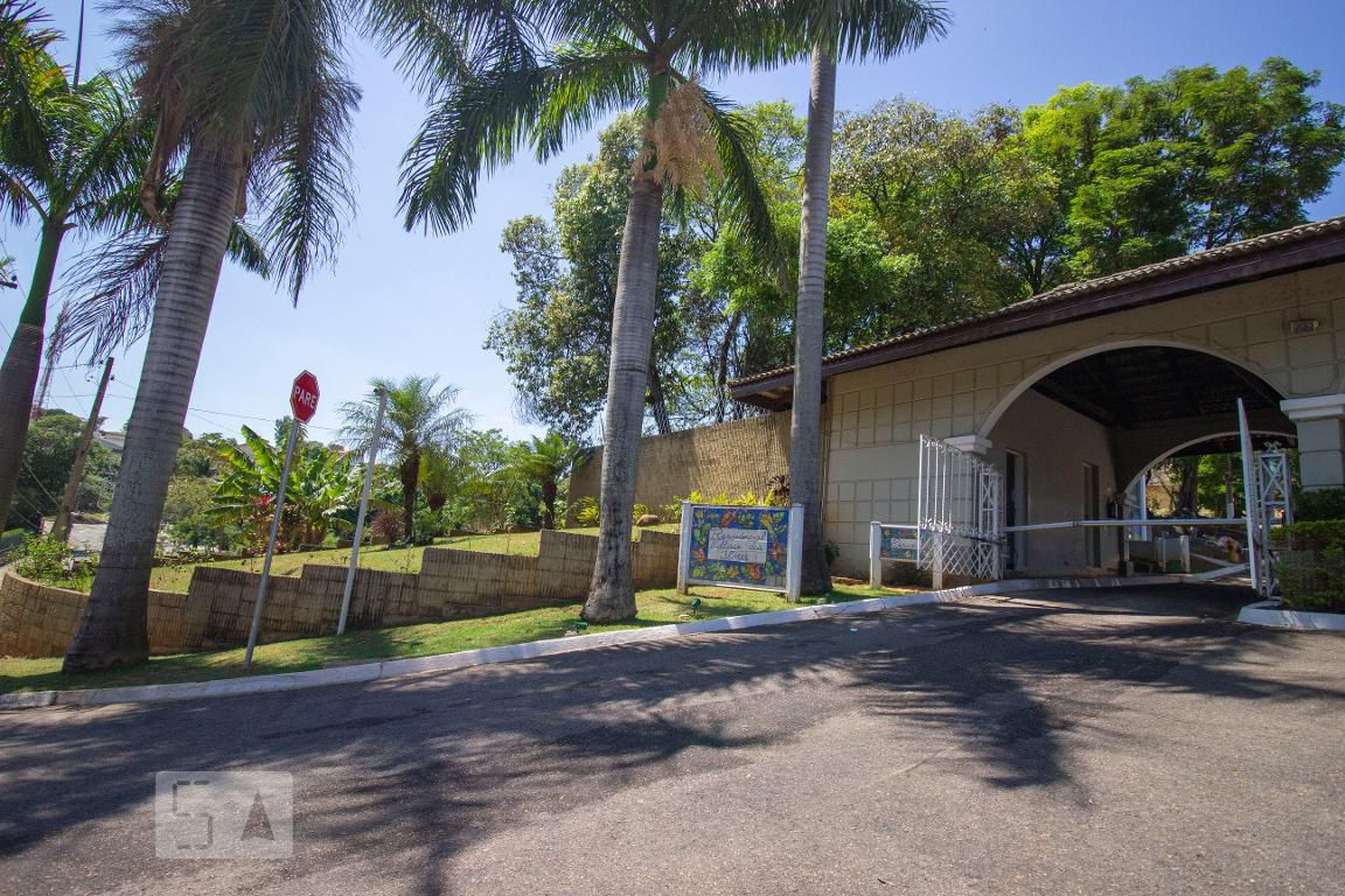 Fachada do Condomínio Condomínio em Rua Giuseppina Benicampi Fredi, 308