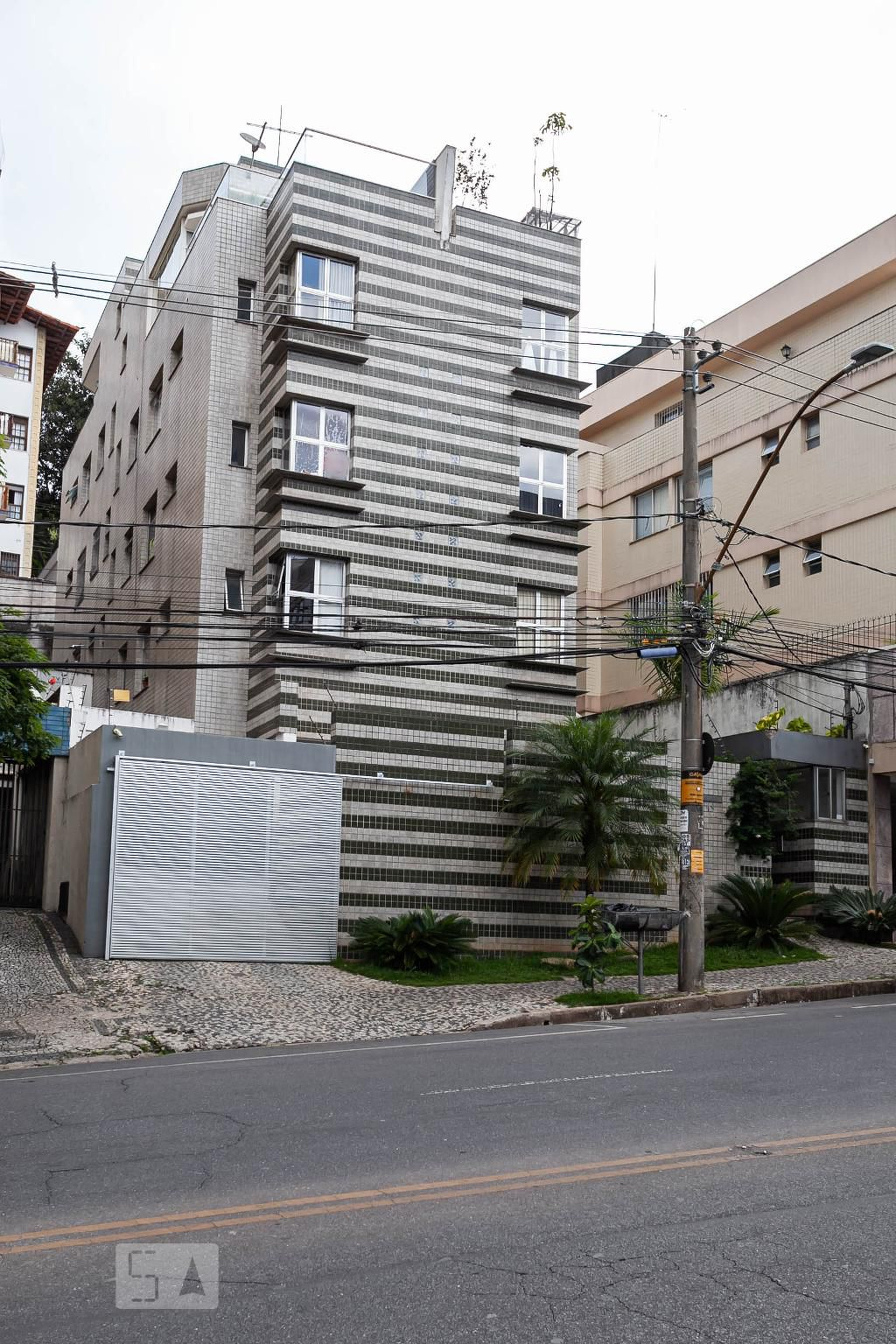 Fachada do prédio Condomínio em Avenida dos Bandeirantes, 74