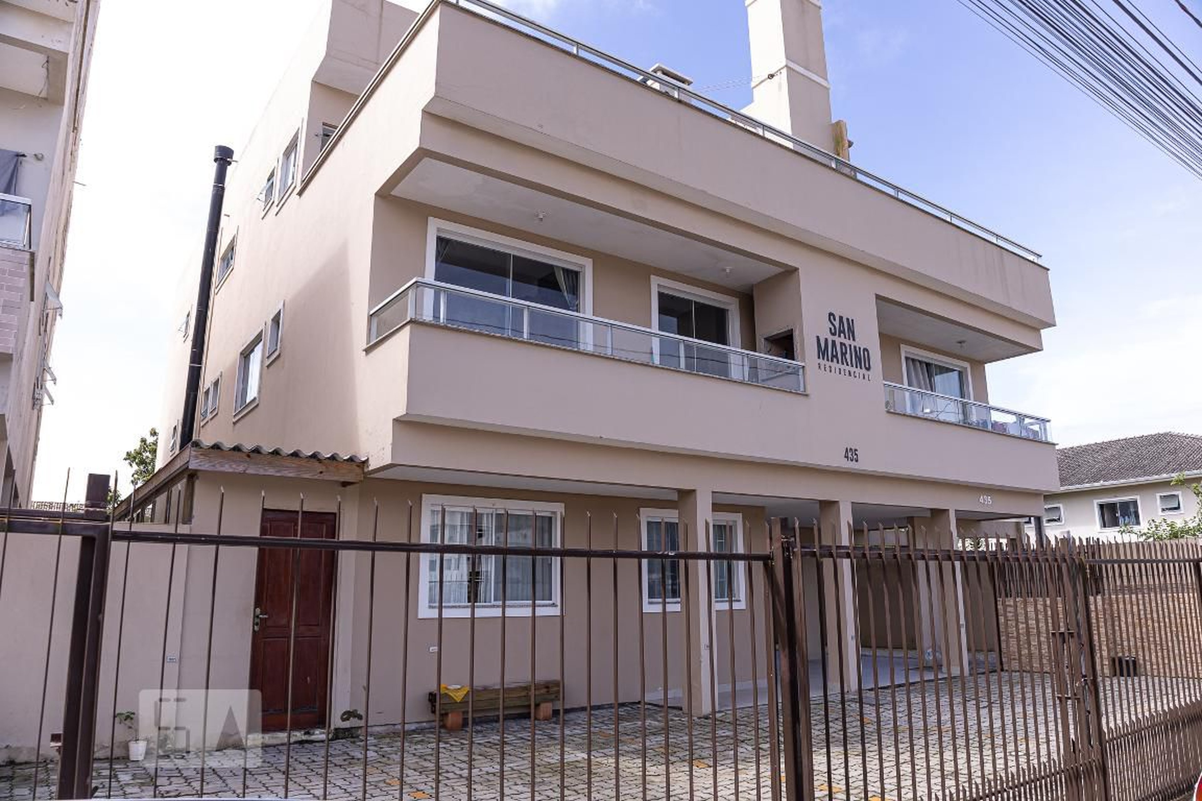 Fachada Condomínio em Servidão Luiz Flôr Francisco, 435