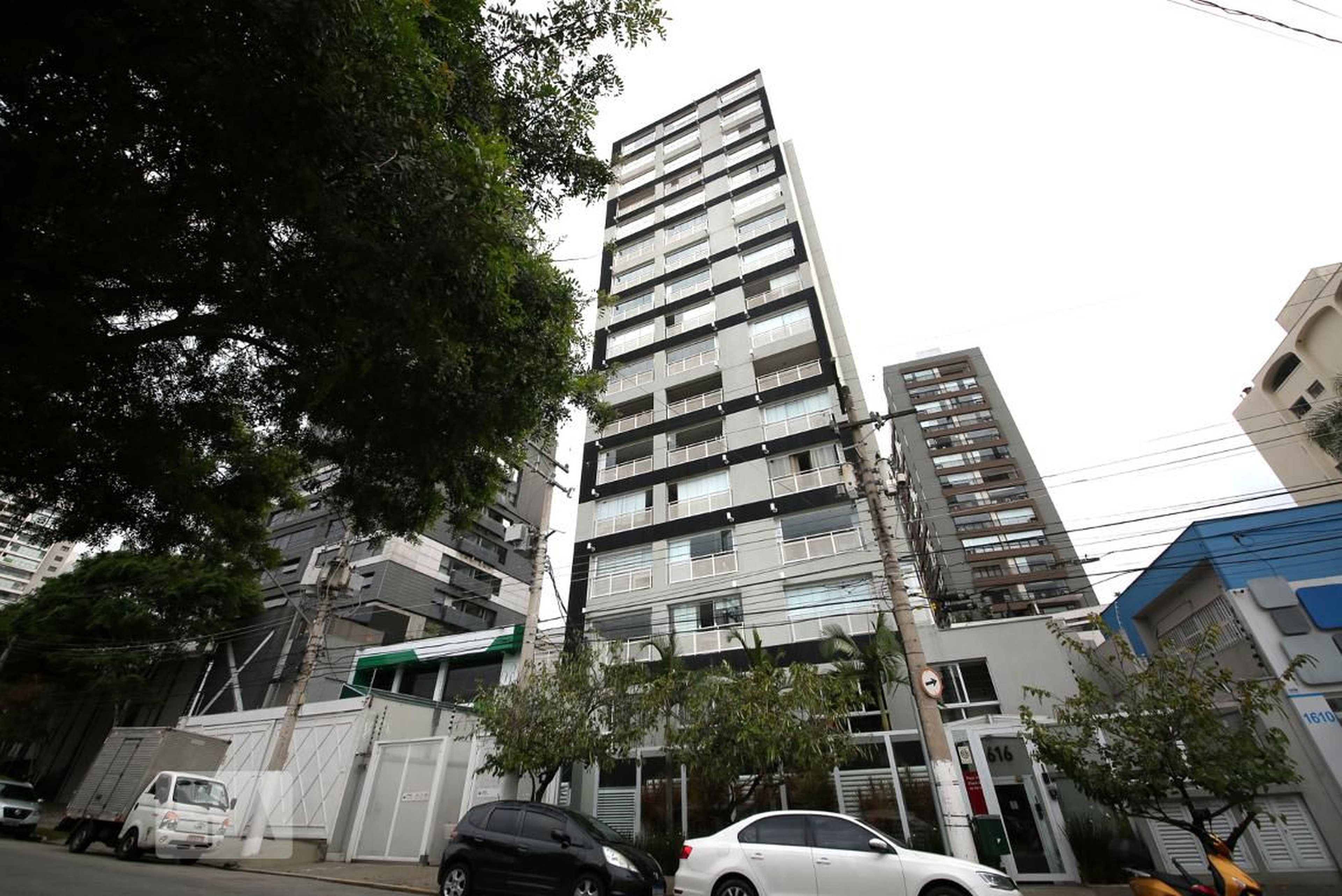 Fachada Condomínio em Rua Doutor Jesuíno Maciel, 1515