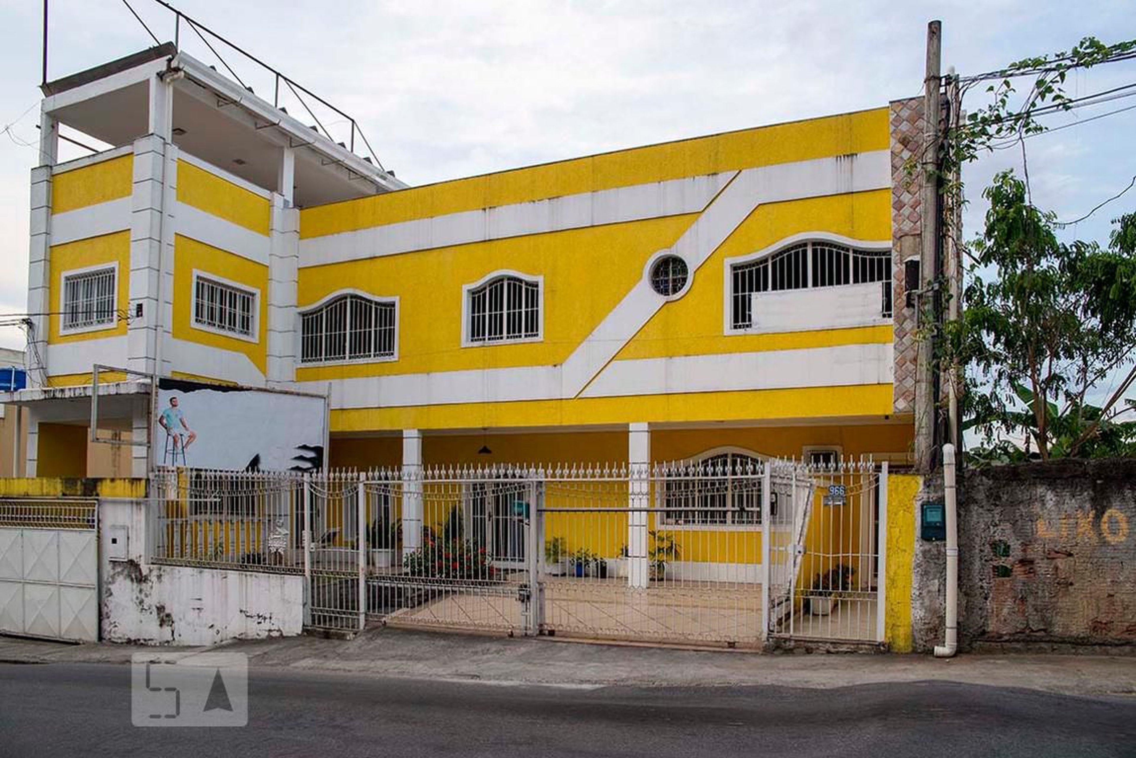 Fachada Condomínio em Rua Comendador Francisco Baroni, 100