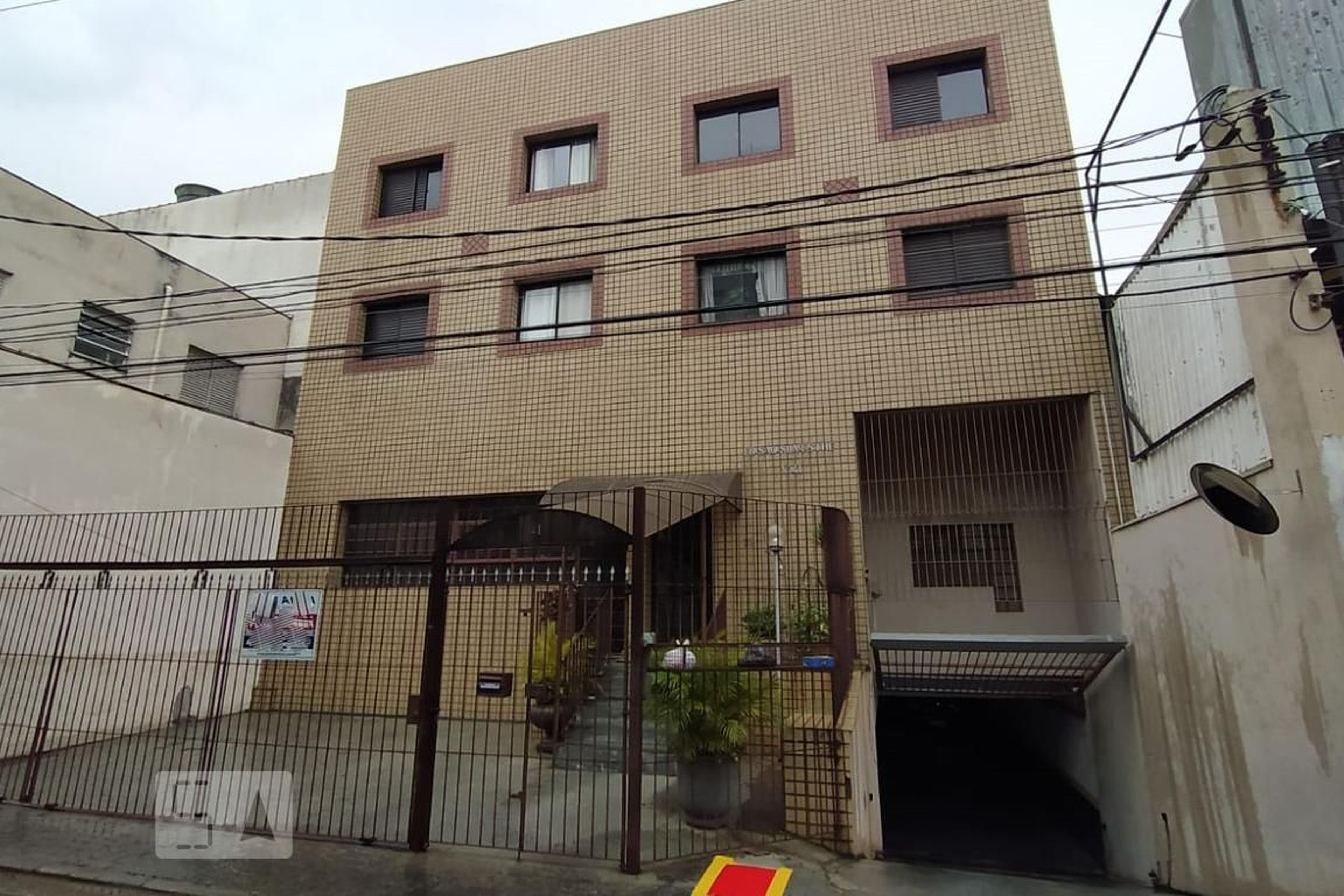 Fachada do Condomínio Condomínio em Rua São Silvestre, 41