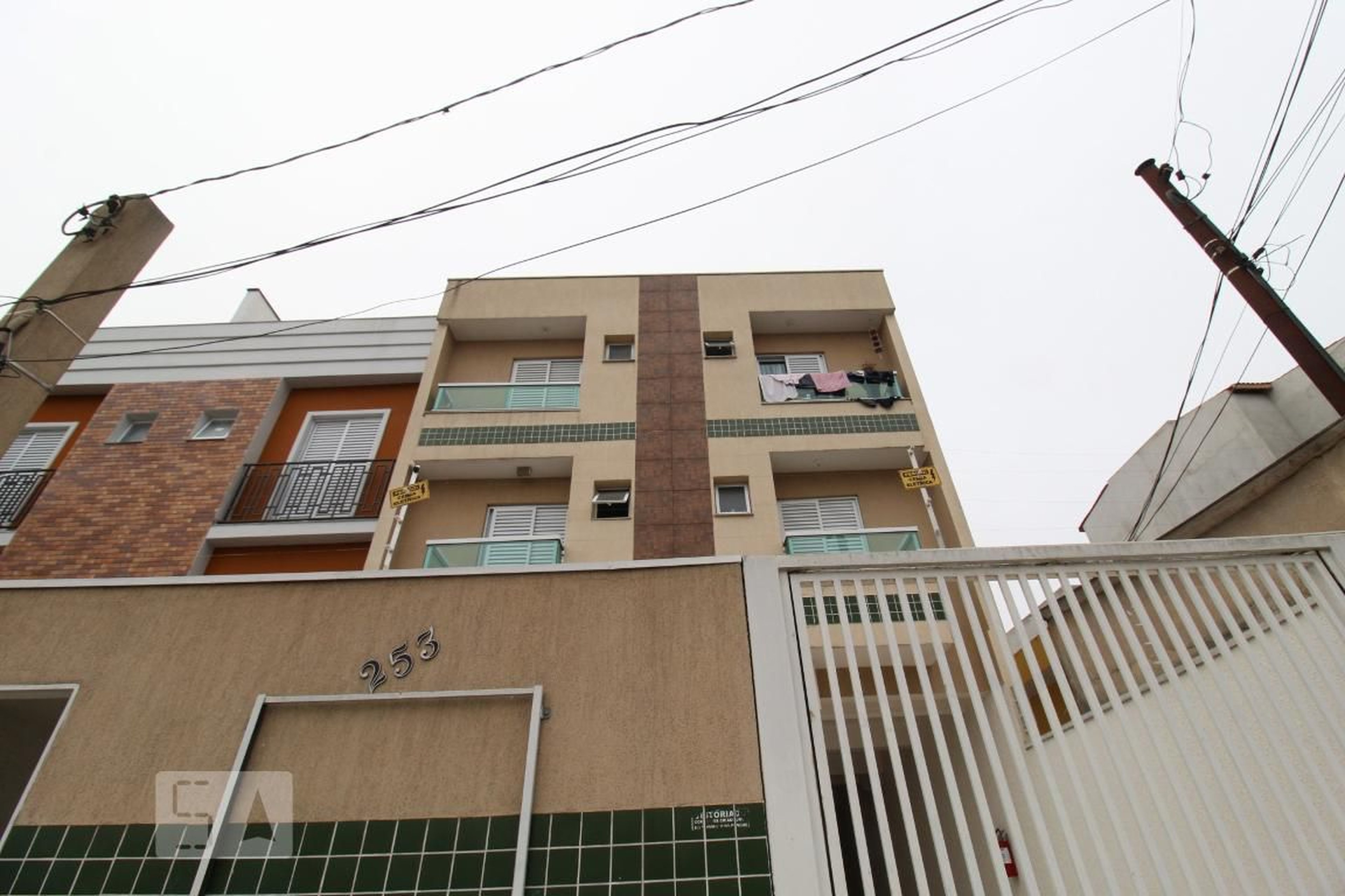 Fachada Condomínio em Rua Antônio Barreiros, 253