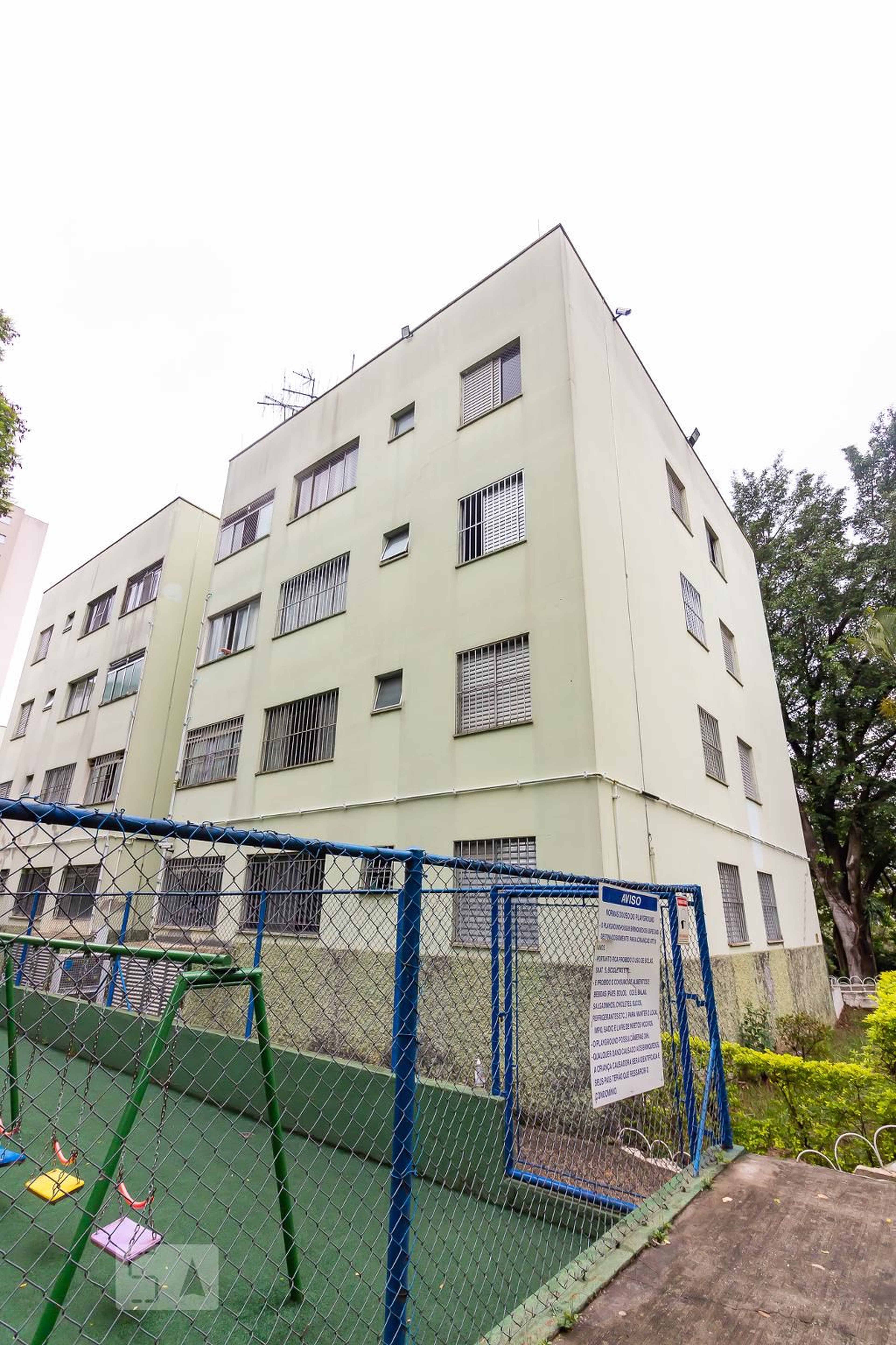 Fachada Condomínio em Rua General Newton Estilac Leal, 194