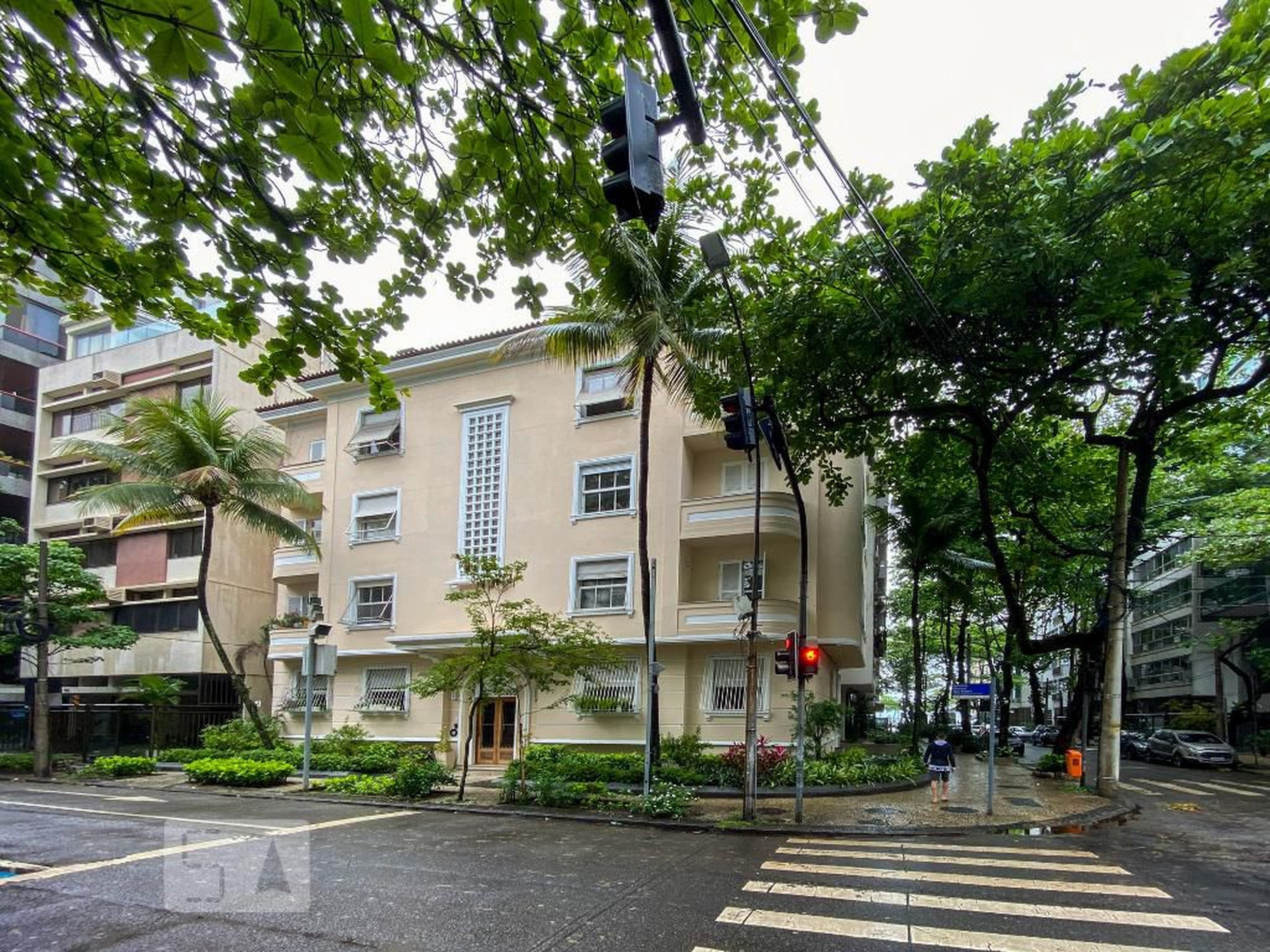 Fachada Condomínio em Avenida General San Martin, 1159