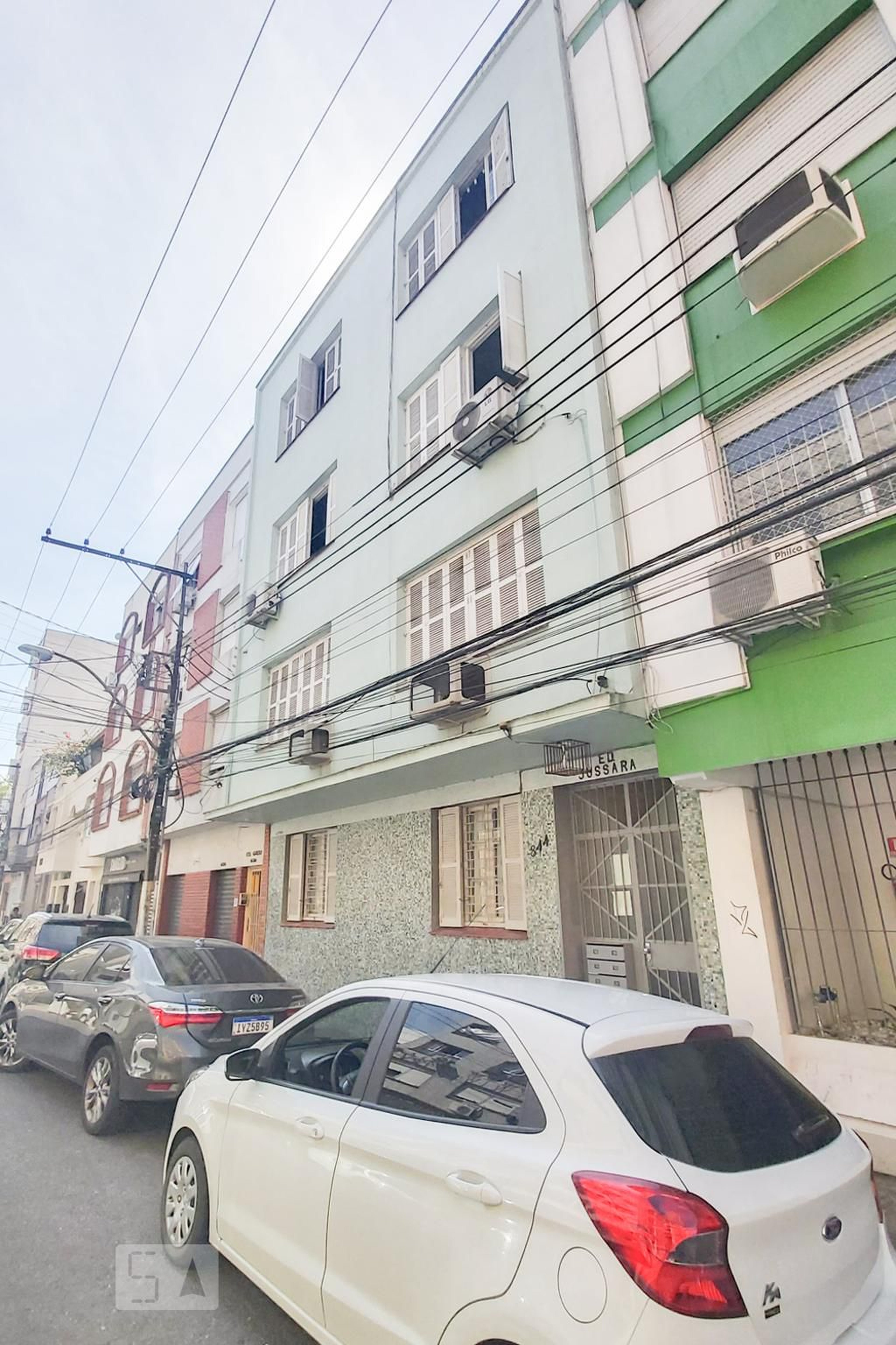 Fachada Condomínio em Rua Sarmento Leite, 844