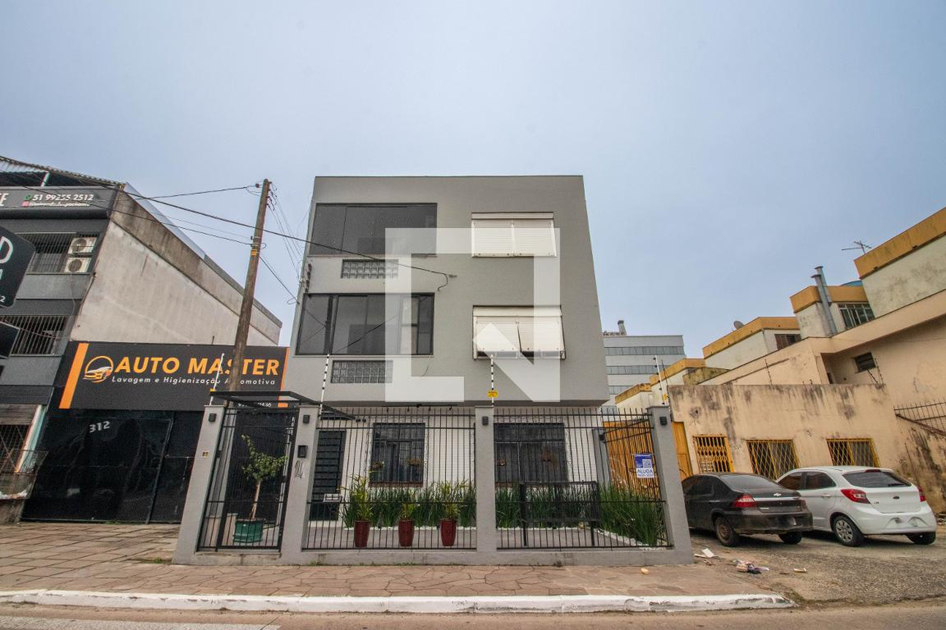 Fachada Condomínio em Rua Souza Reis, 314