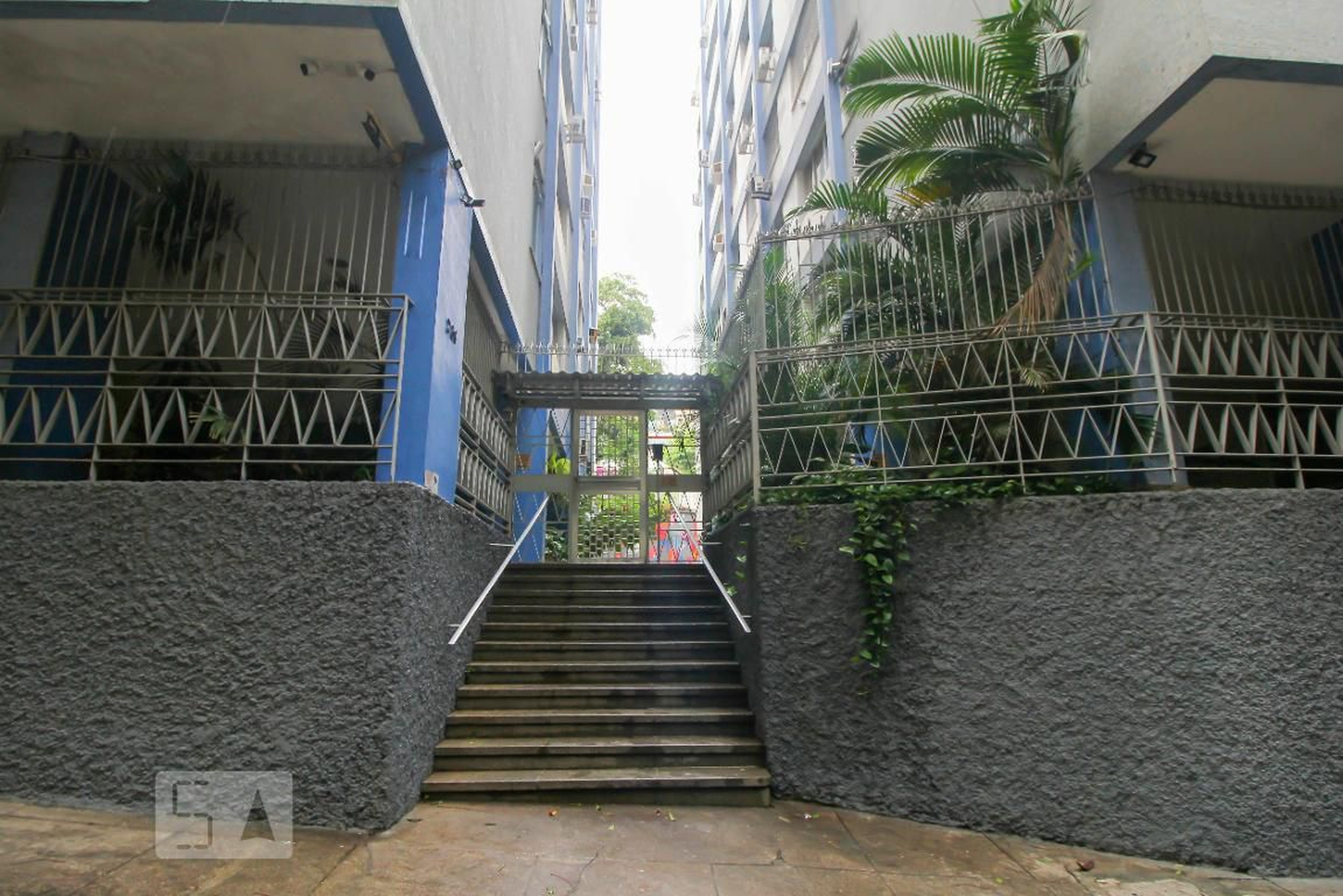 Entrada do Prédio - Edifício Rony