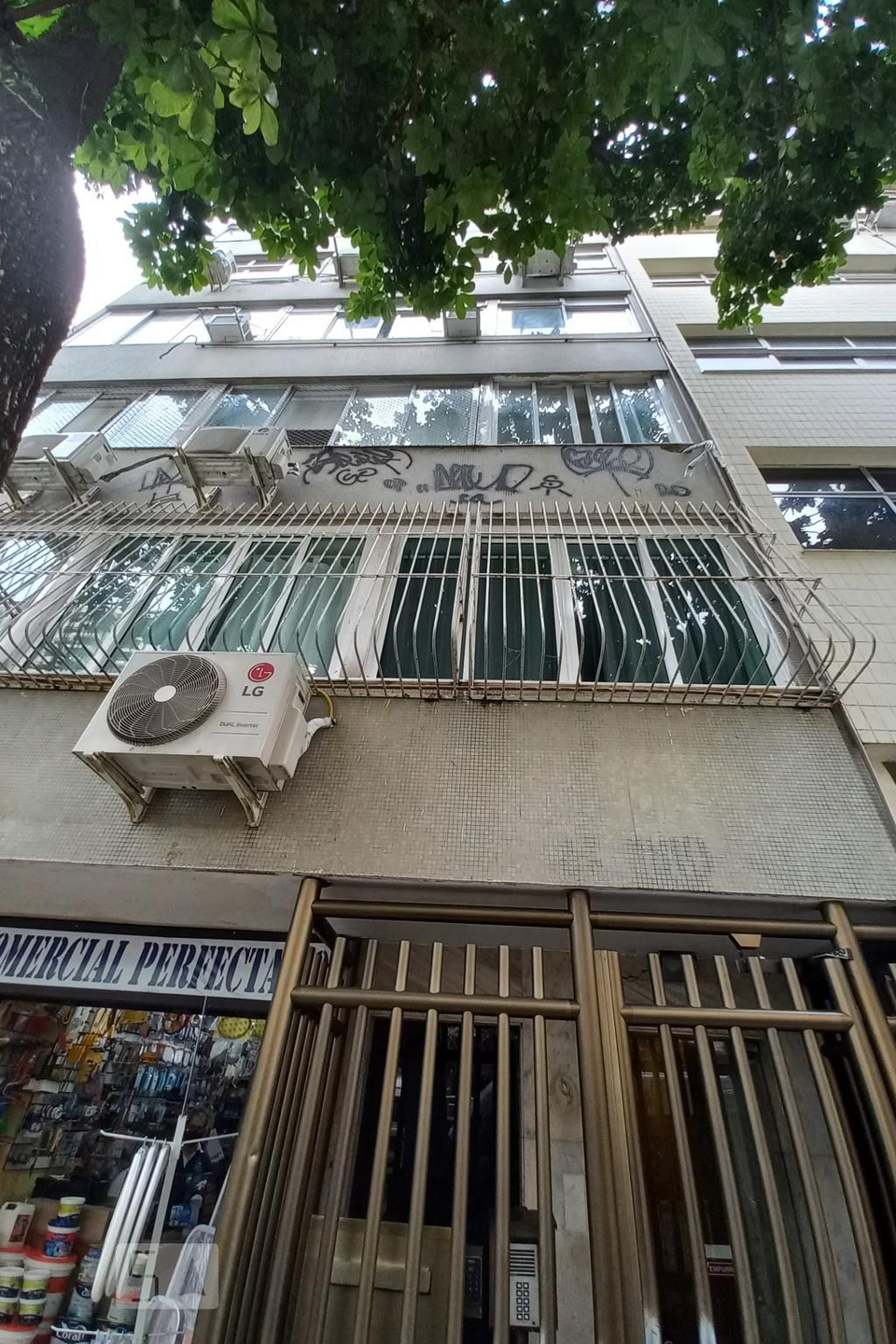 Fachada Condomínio em Rua Raul Pompéia, 9