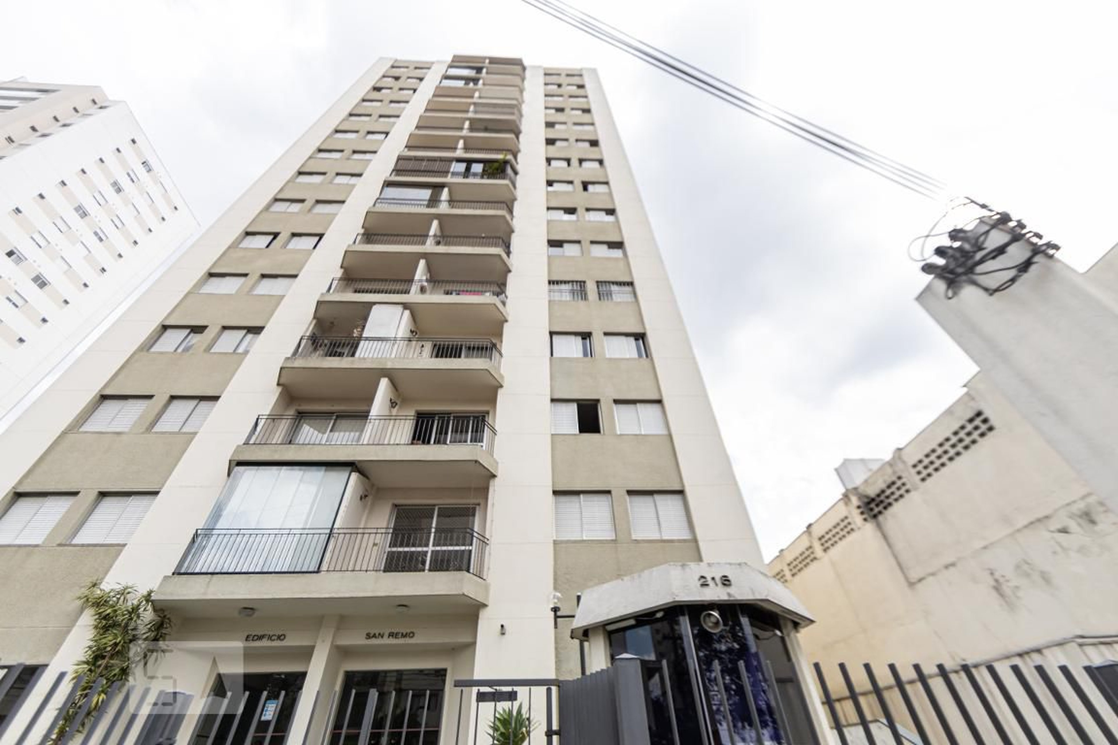 Fachada Condomínio em Rua Marquês de Valença, 208