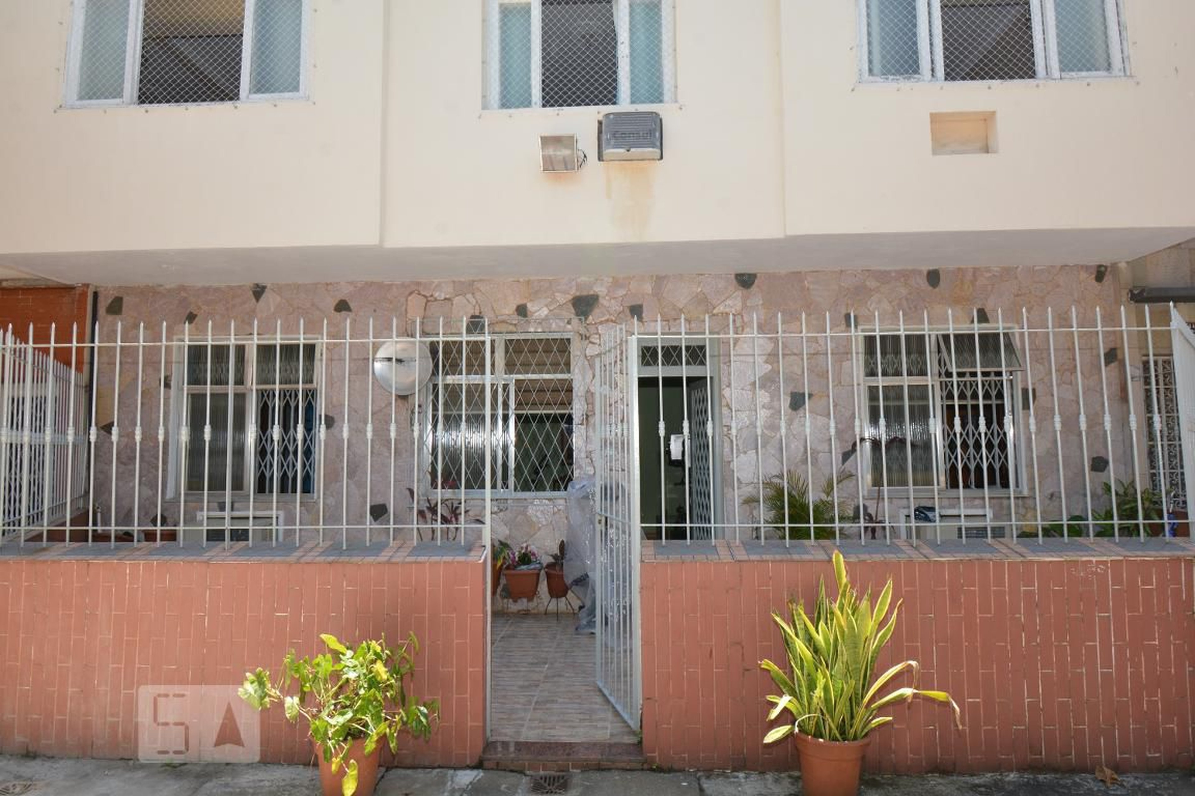 Fachada Condomínio em Rua Caiapó, 73