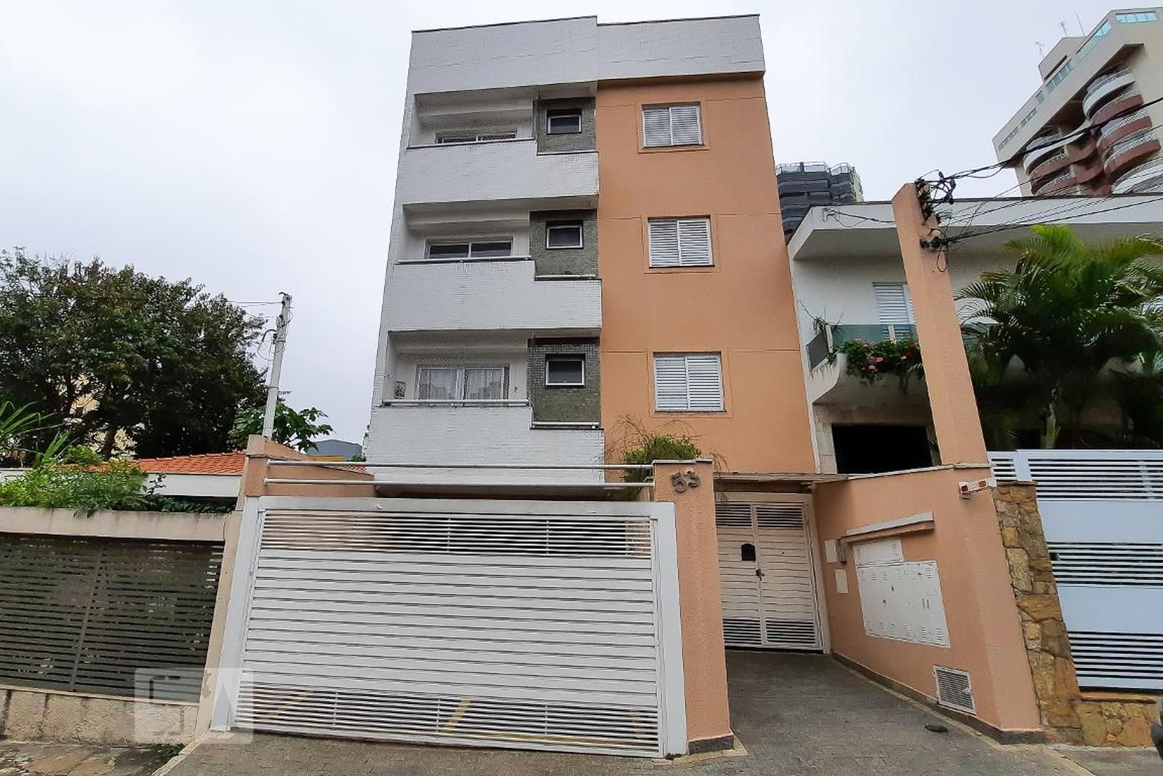 Fachada do Condomínio Condomínio em Rua Alexandre Marcondes Filho, 53