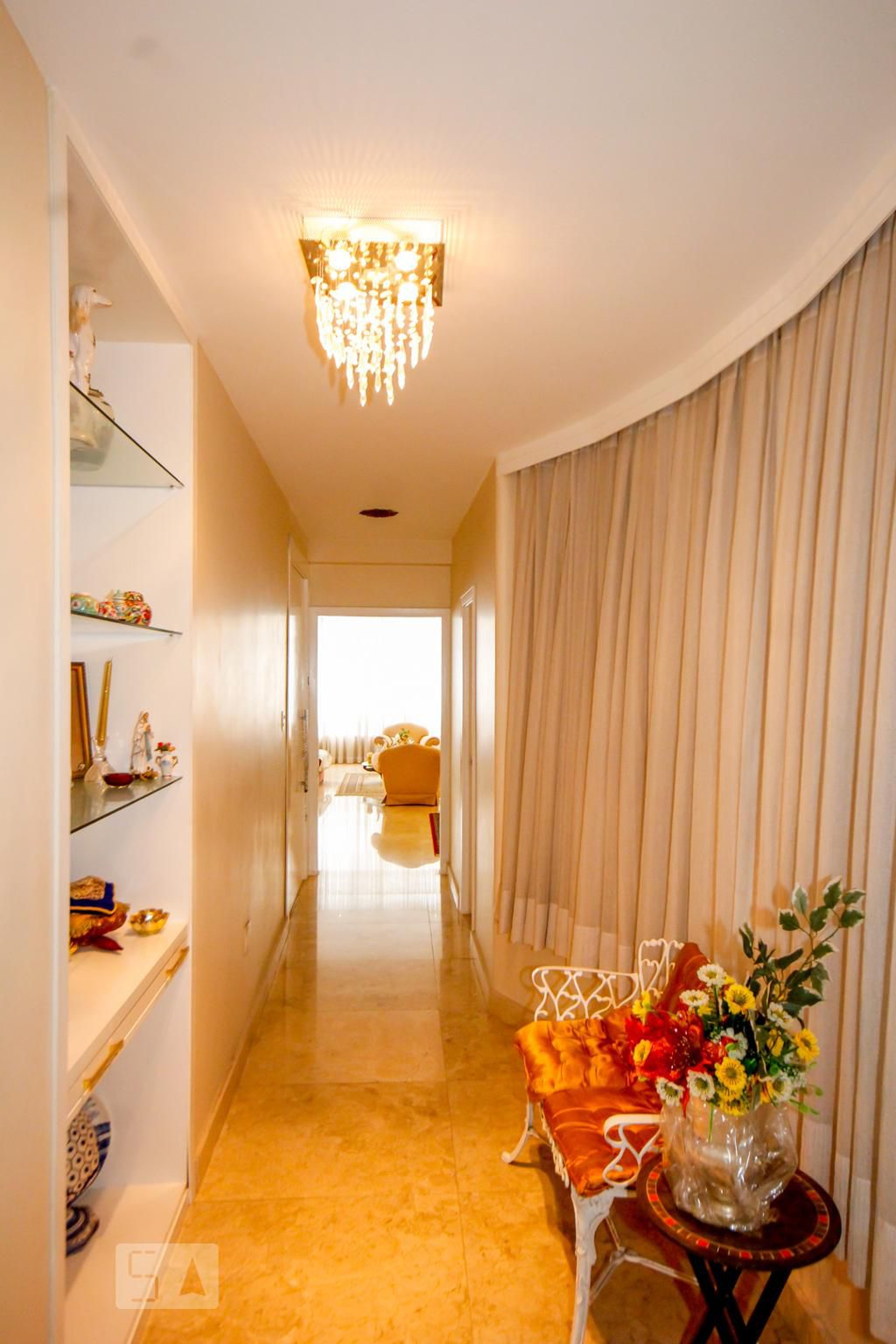 Hall Condomínio em Rua Bulhões Carvalho, 285