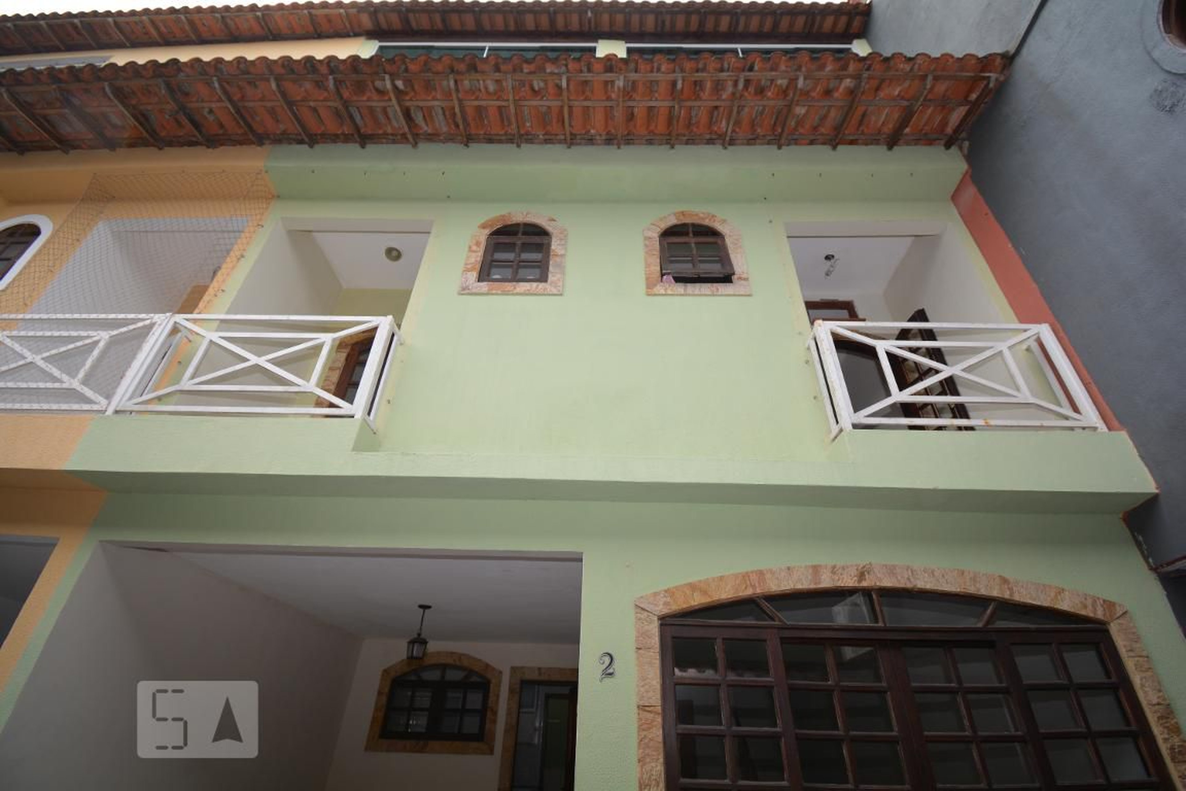 Fachada Condomínio em Rua das Rosas, 1185