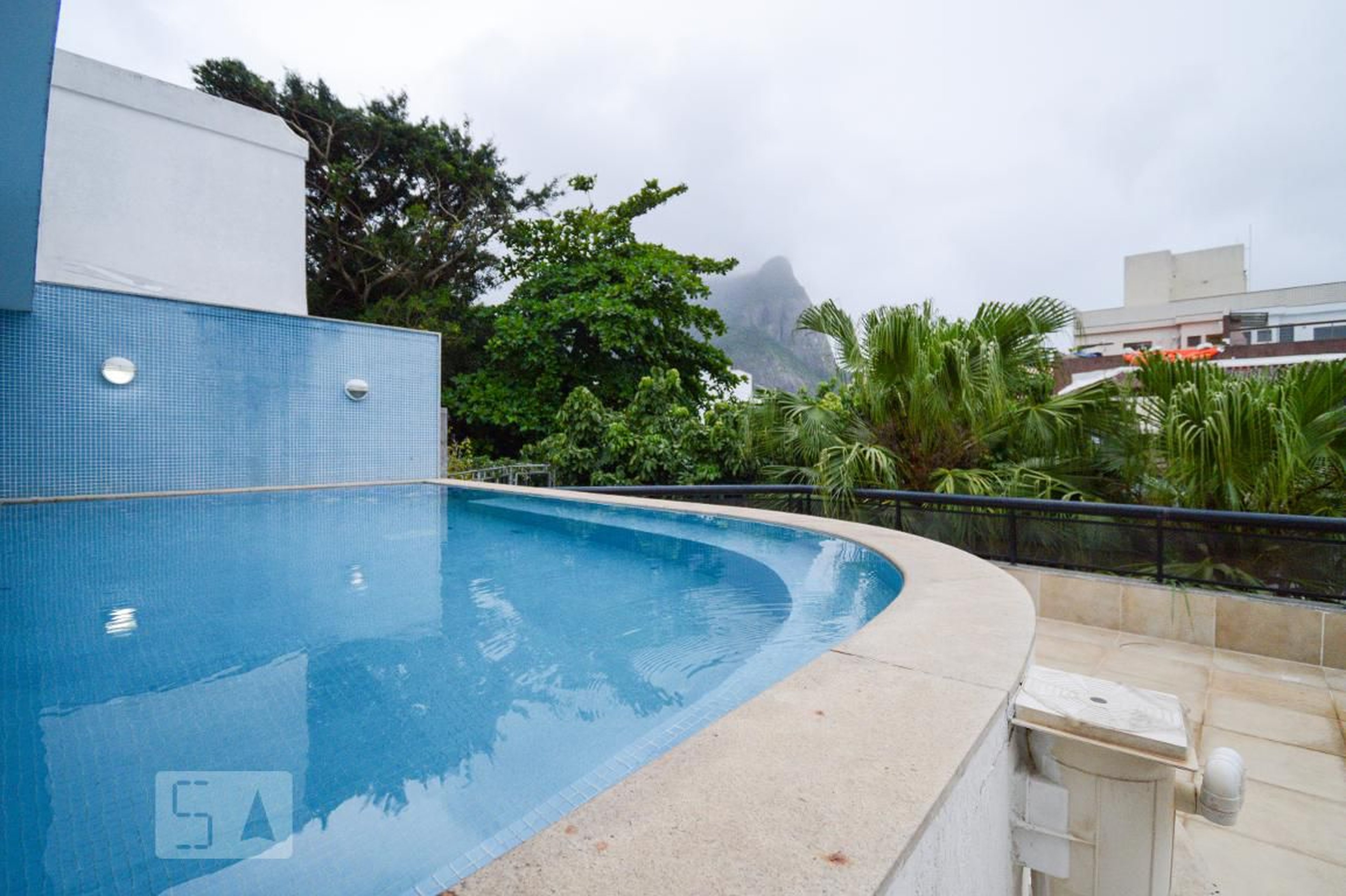 Piscina Condomínio Jardim Oceânico