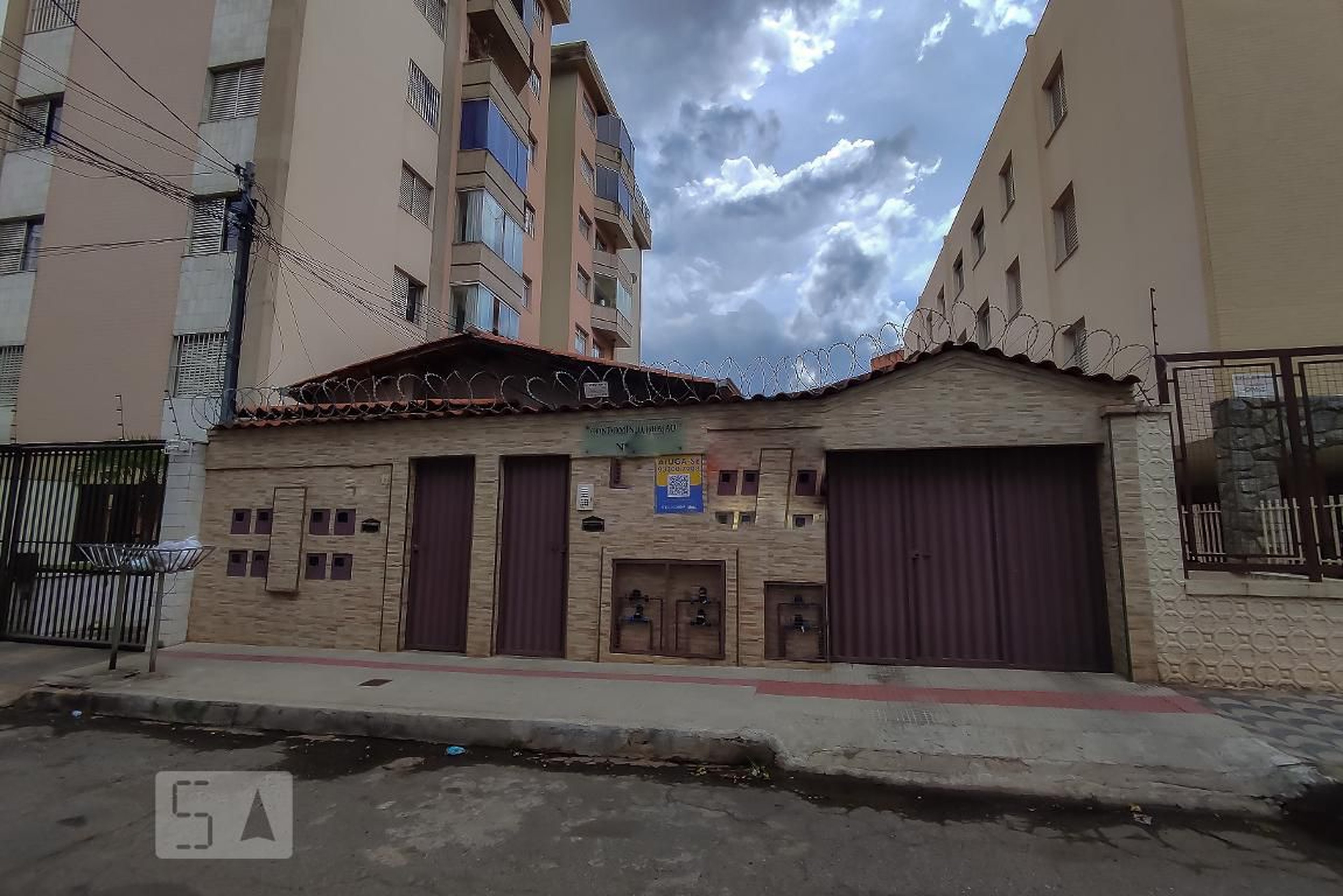 Fachada Condomínio em Rua Litargírio, 102
