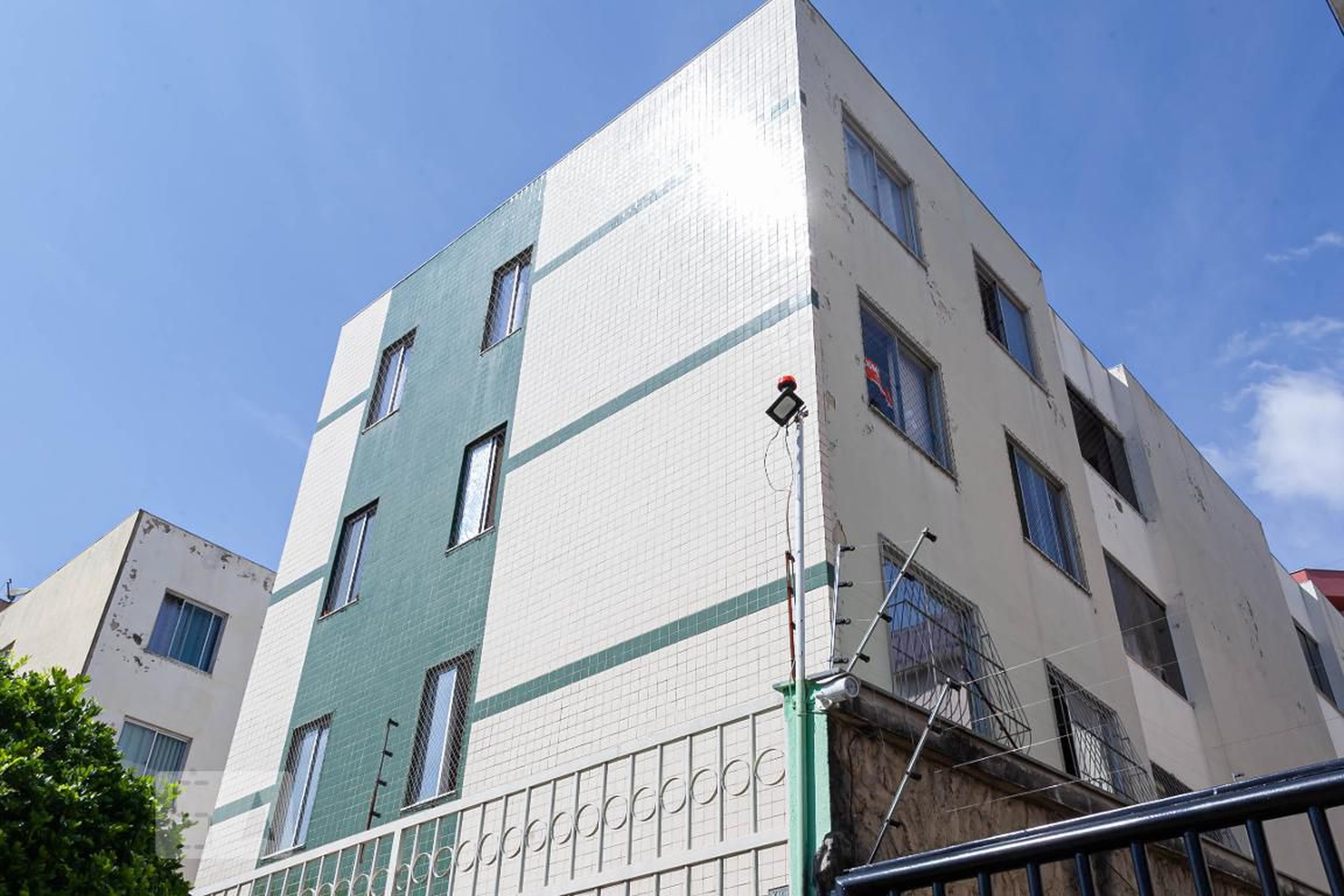 Fachada do prédio Condomínio em Rua José Mendes de Carvalho, 235