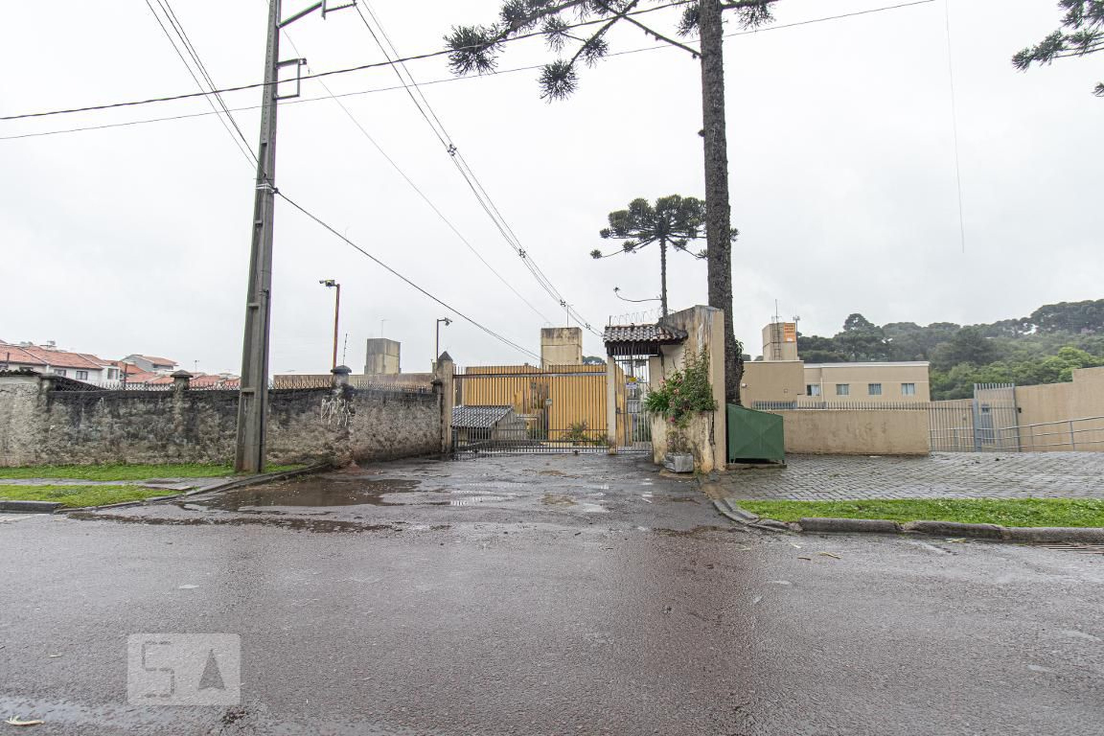 Fachada do Condomínio Condomínio em Rua Arnold Schmidt, 4