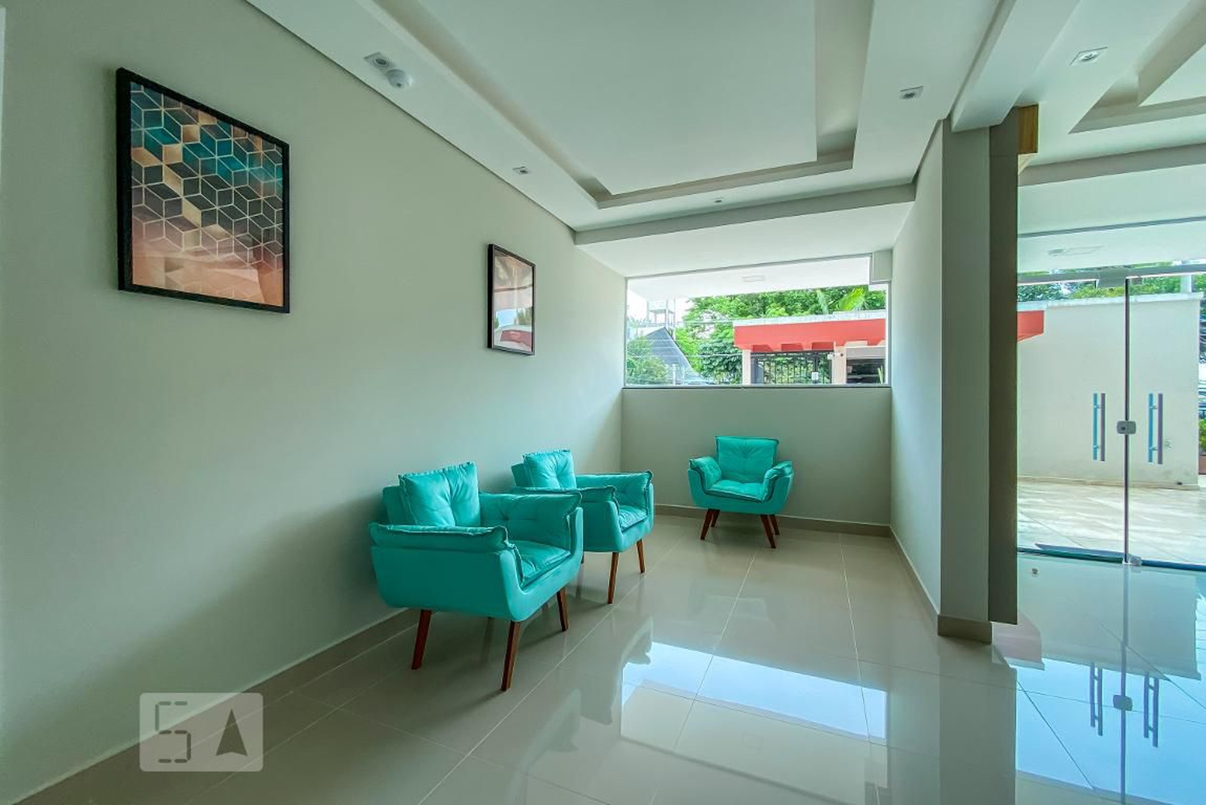 Hall de Entrada Condomínio em Rua das Figueiras, 2492