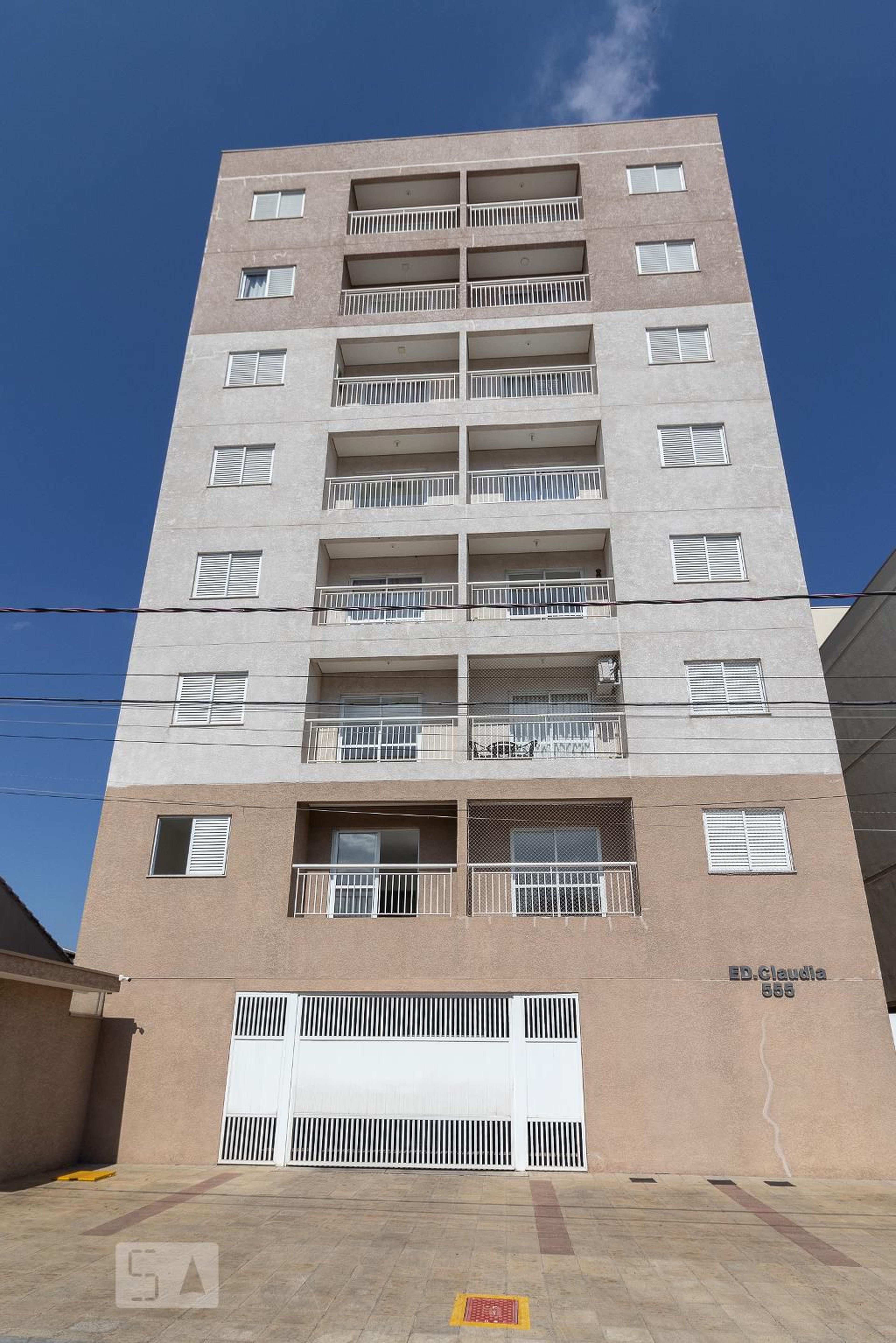 Fachada do Condomínio Condomínio Claudia