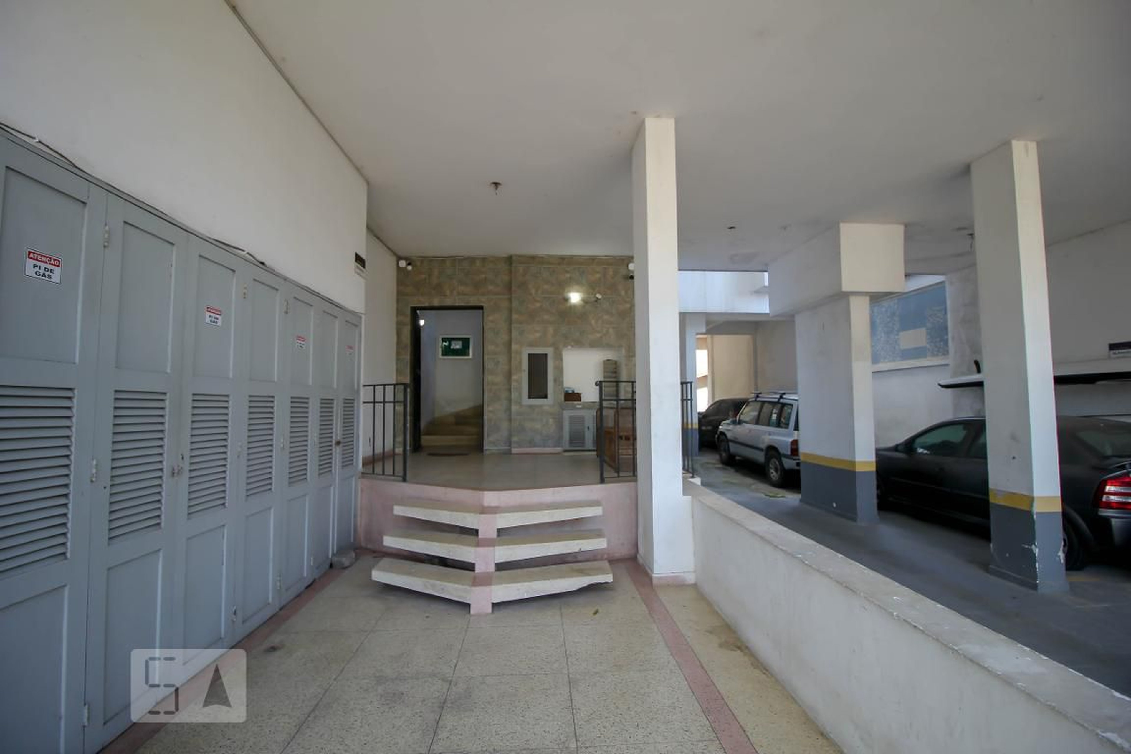 Entrada do Prédio - null