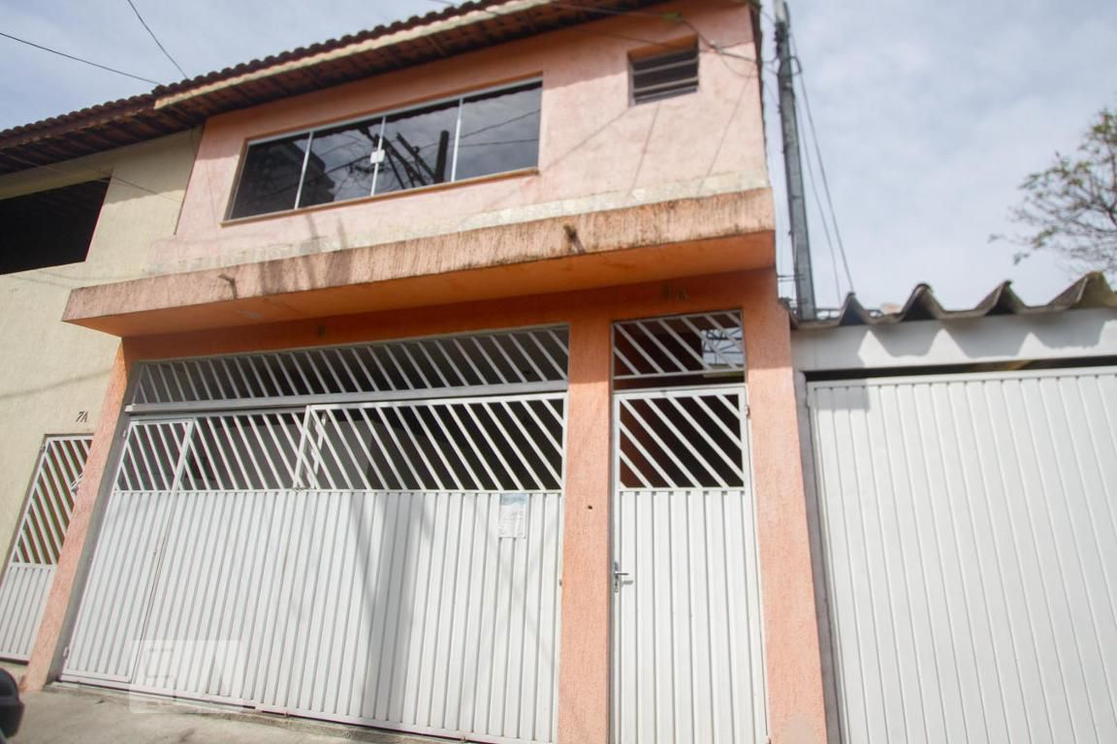 Fachada Condomínio em Rua Califórnia, 1400