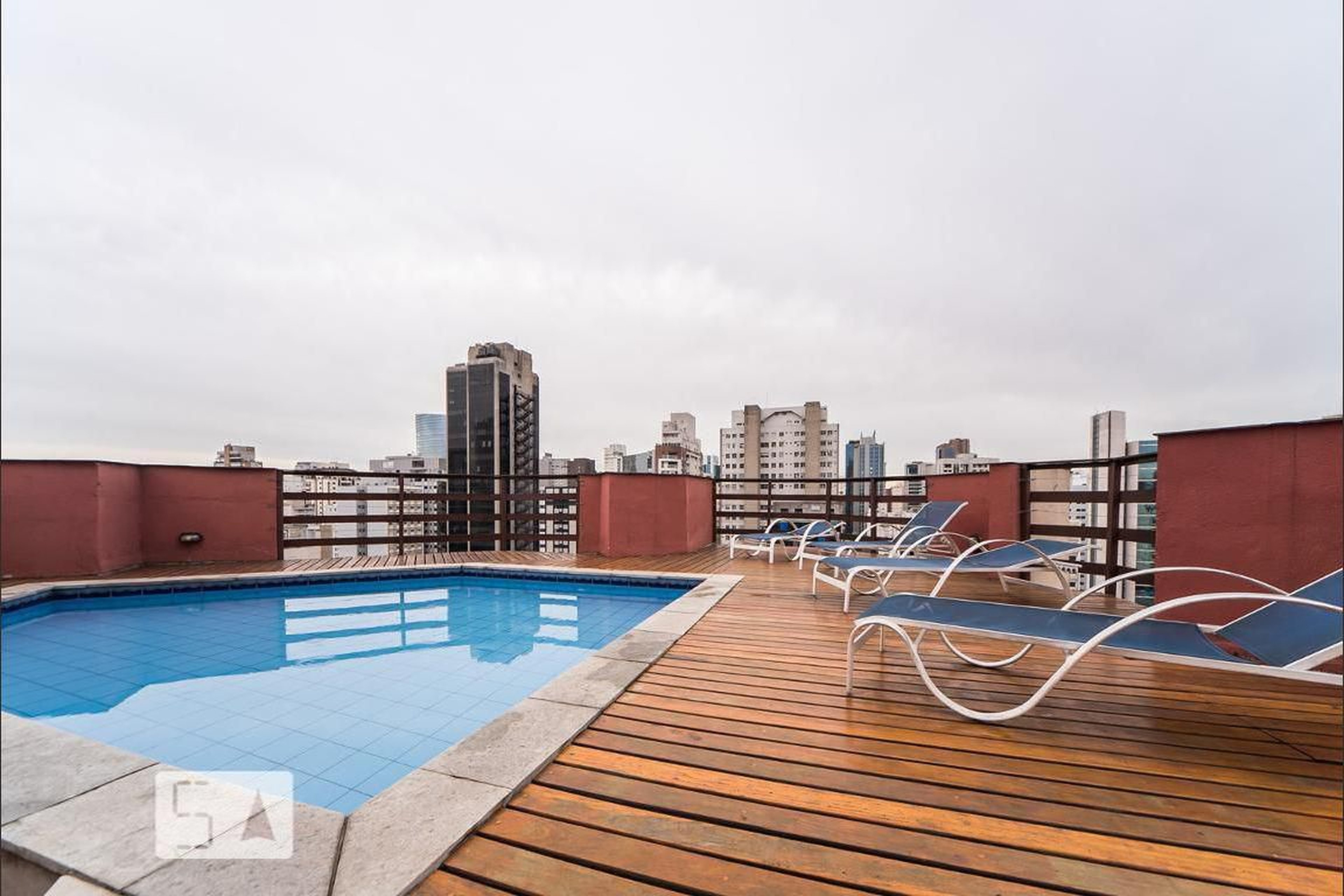 Piscina - Edifício Flat Time