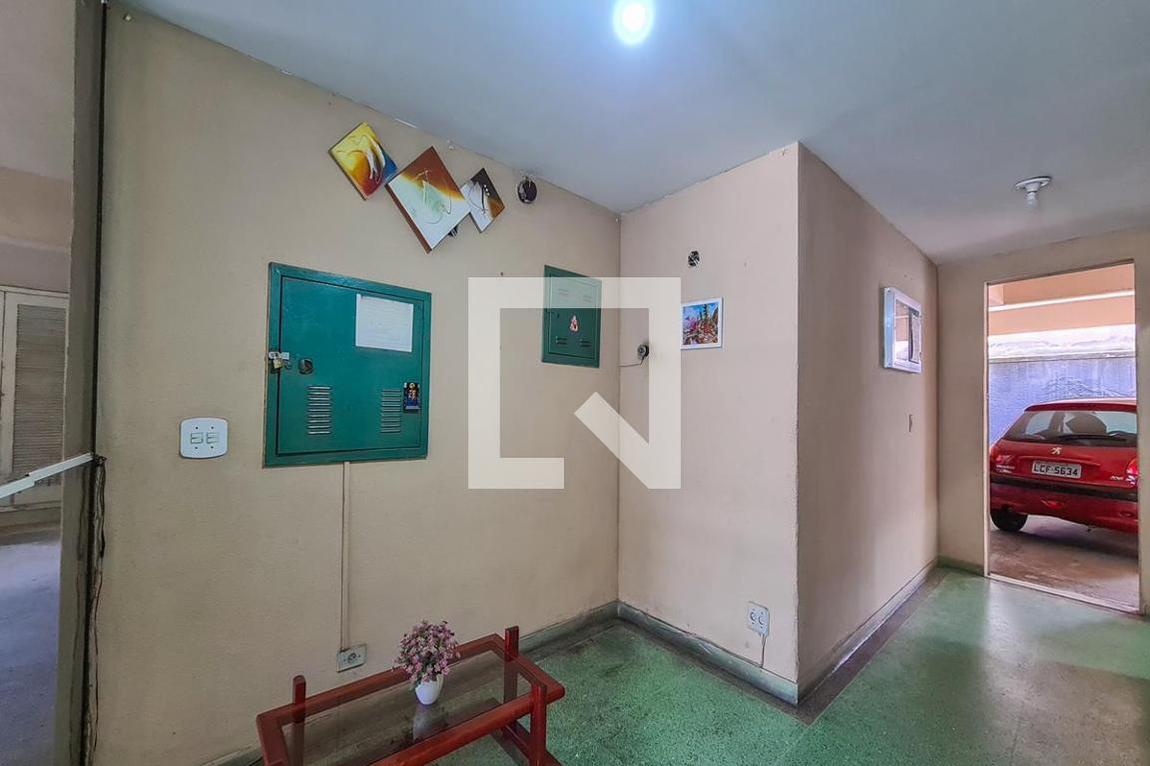 Hall - null