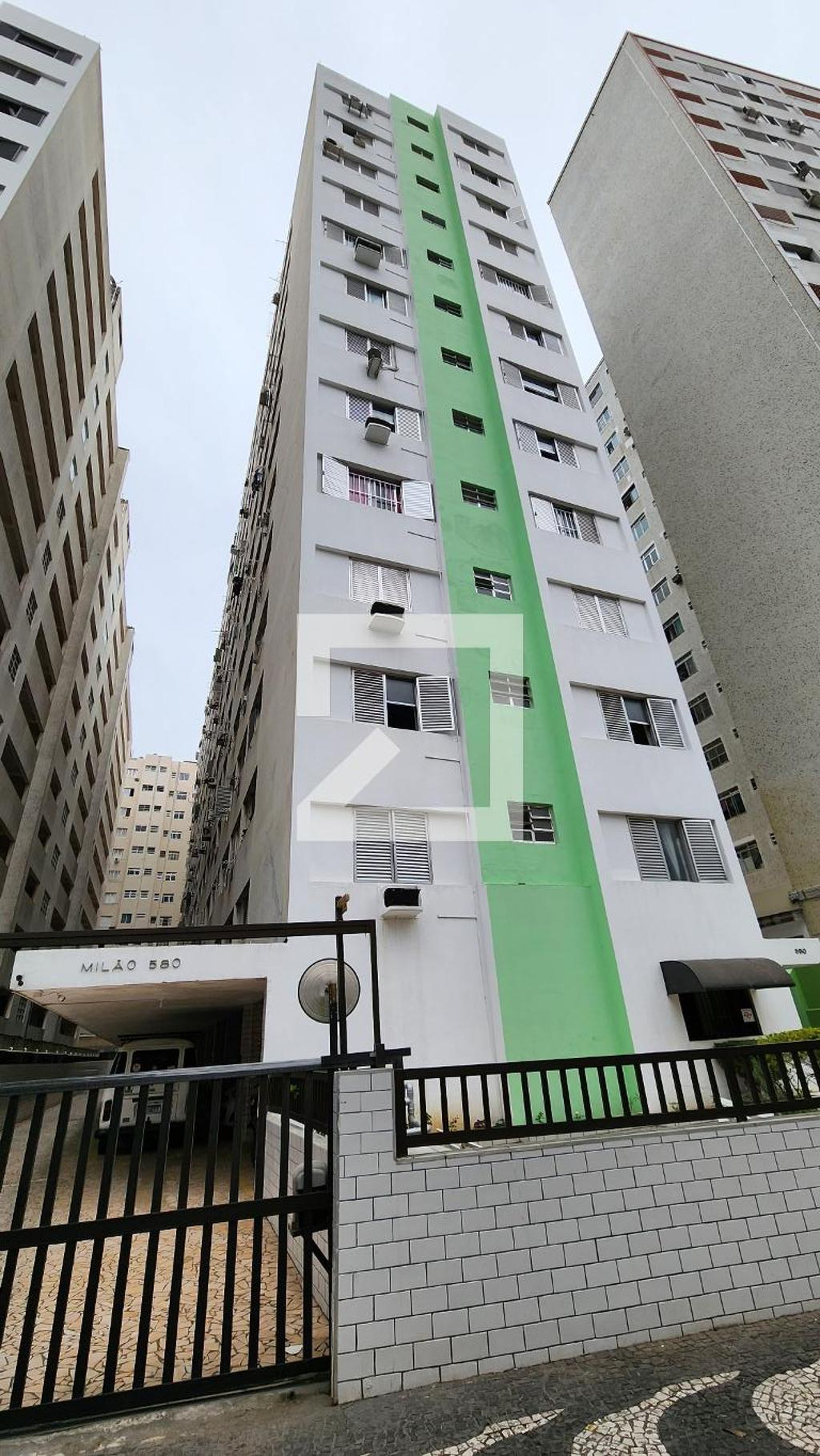 Fachada do Prédio Condomínio Milão