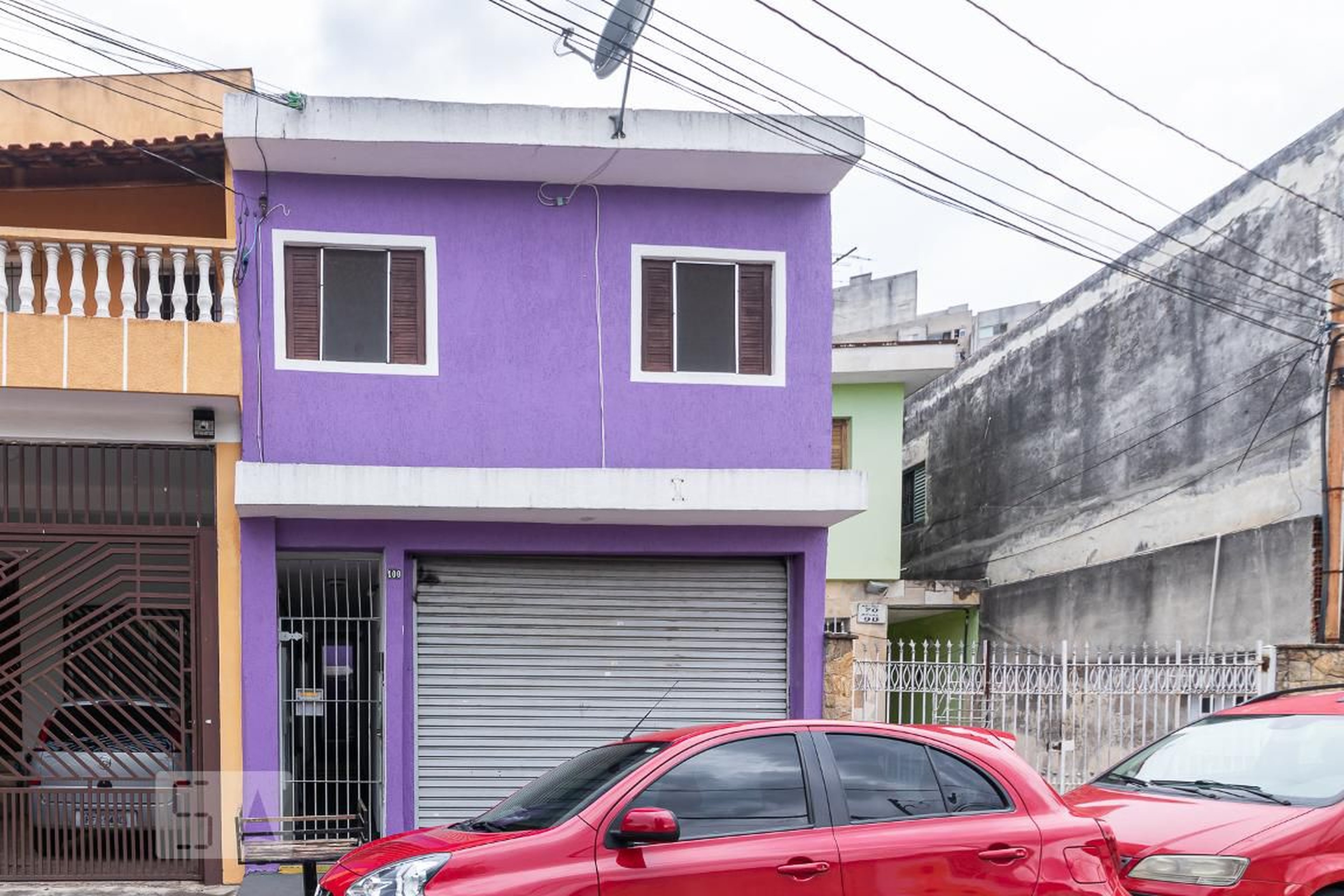 Fachada Condomínio em Rua Alto Pajeú, 100
