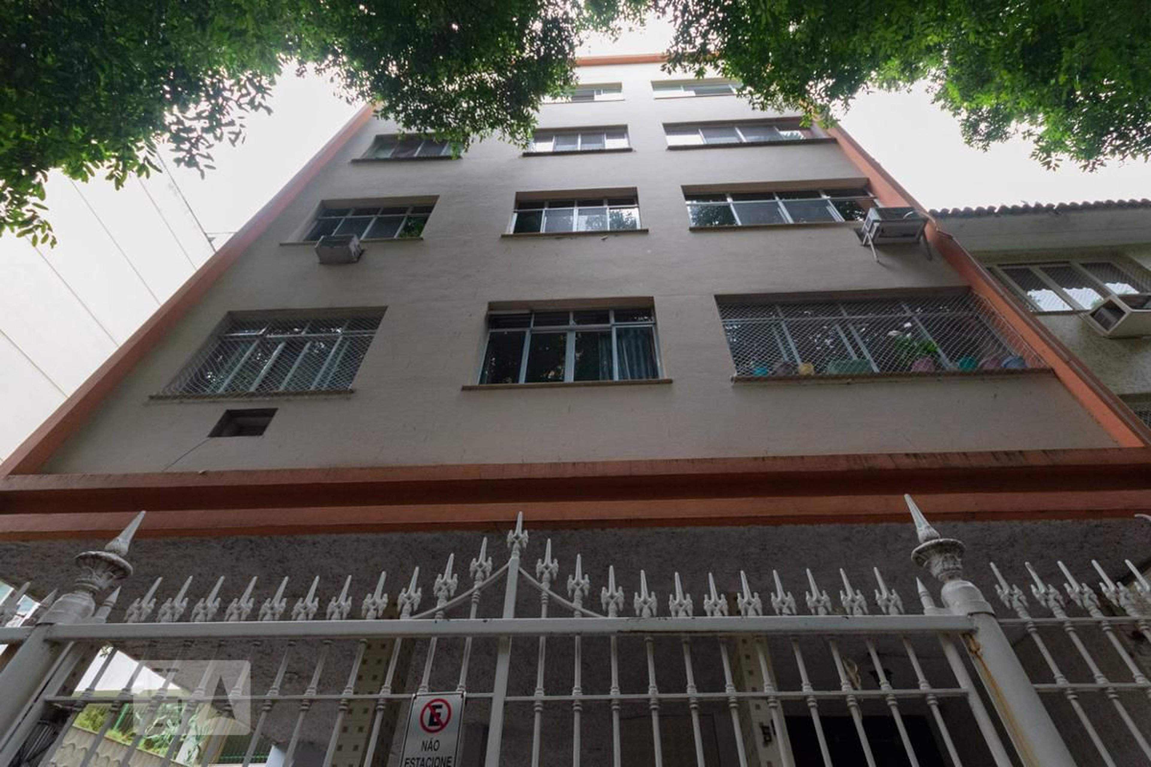 Fachada Condomínio em Rua João Alfredo, 55