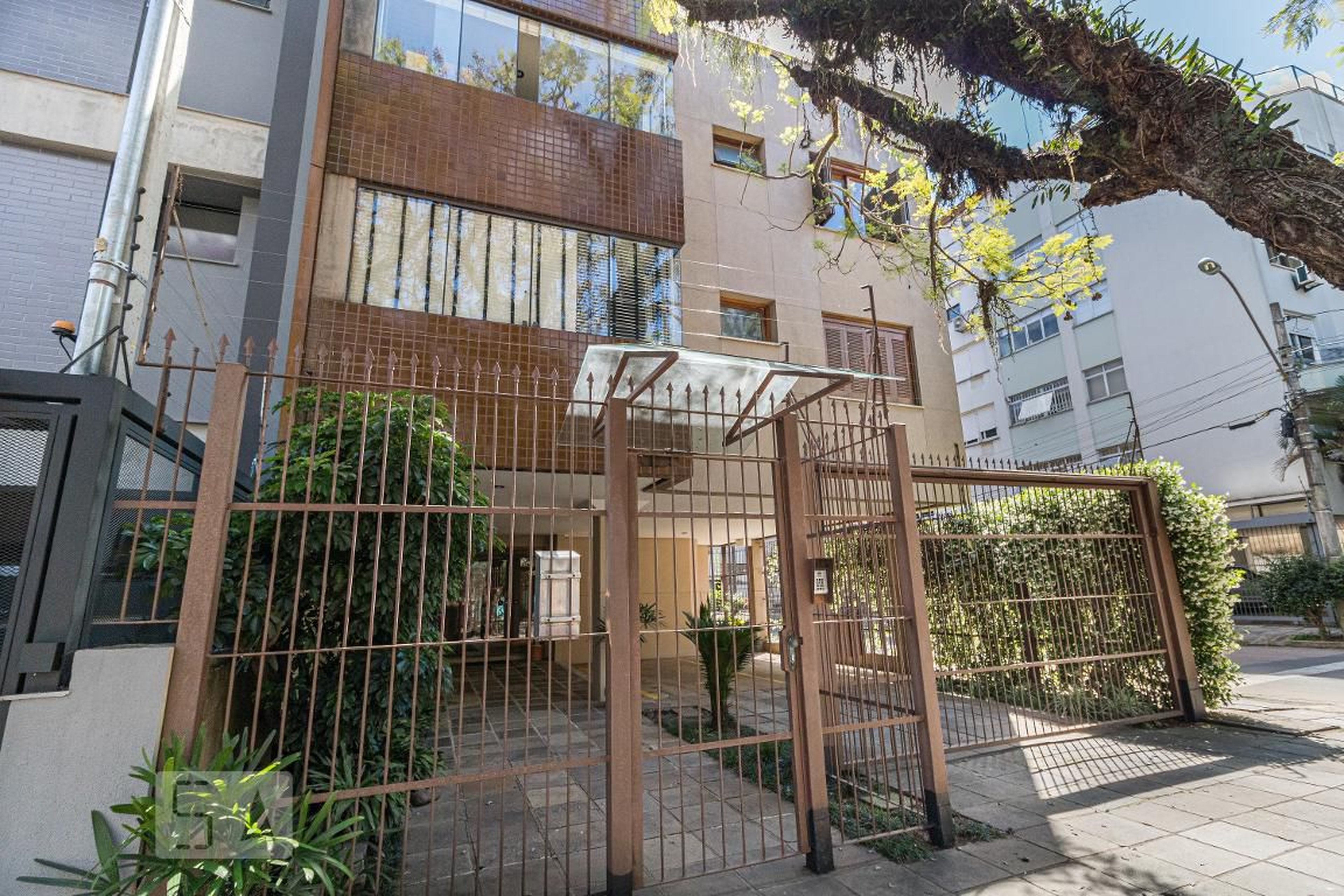 Fachada do Prédio Condomínio em Rua Casemiro de Abreu, 616