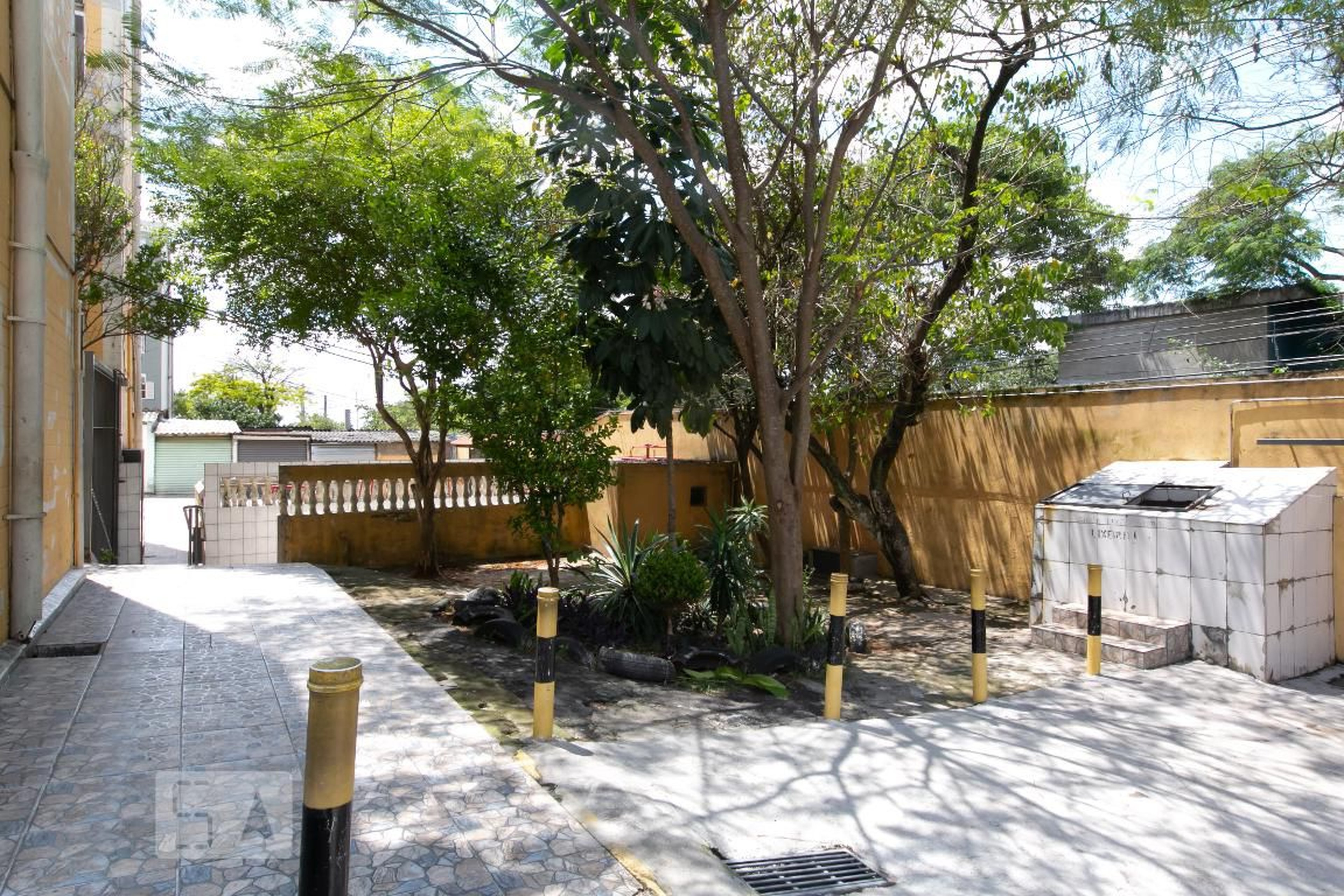 Condomínio - Platanos IV