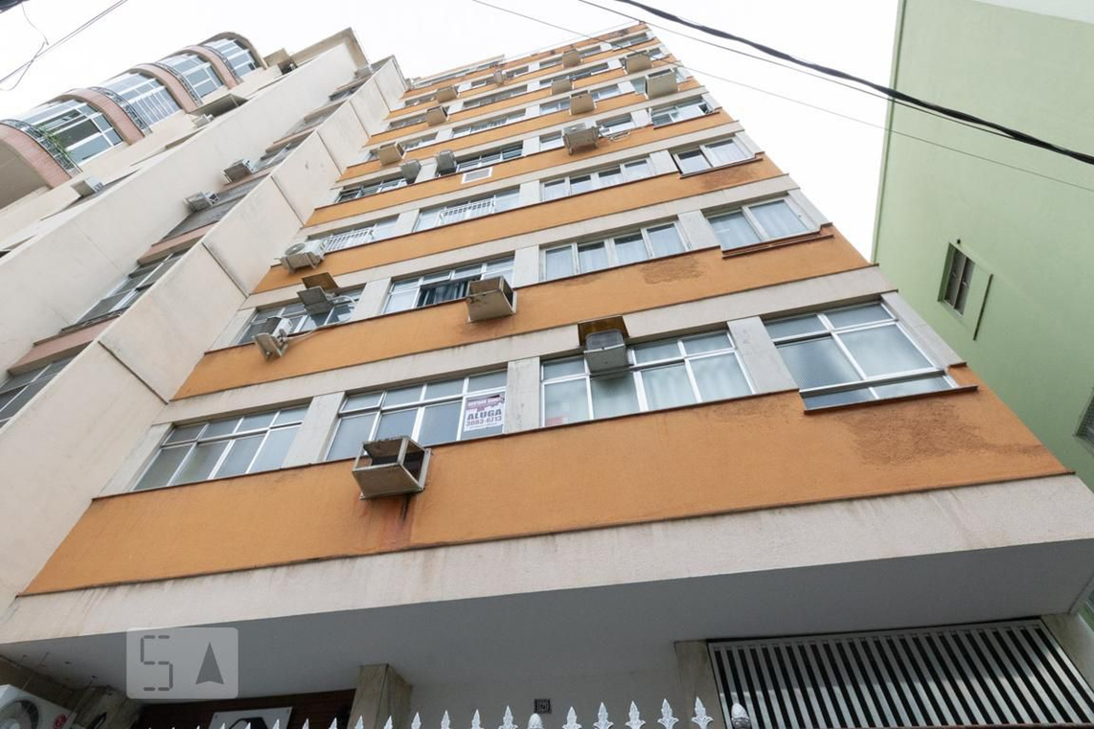 Fachada Condomínio em Rua Mariz e Barros, 1120