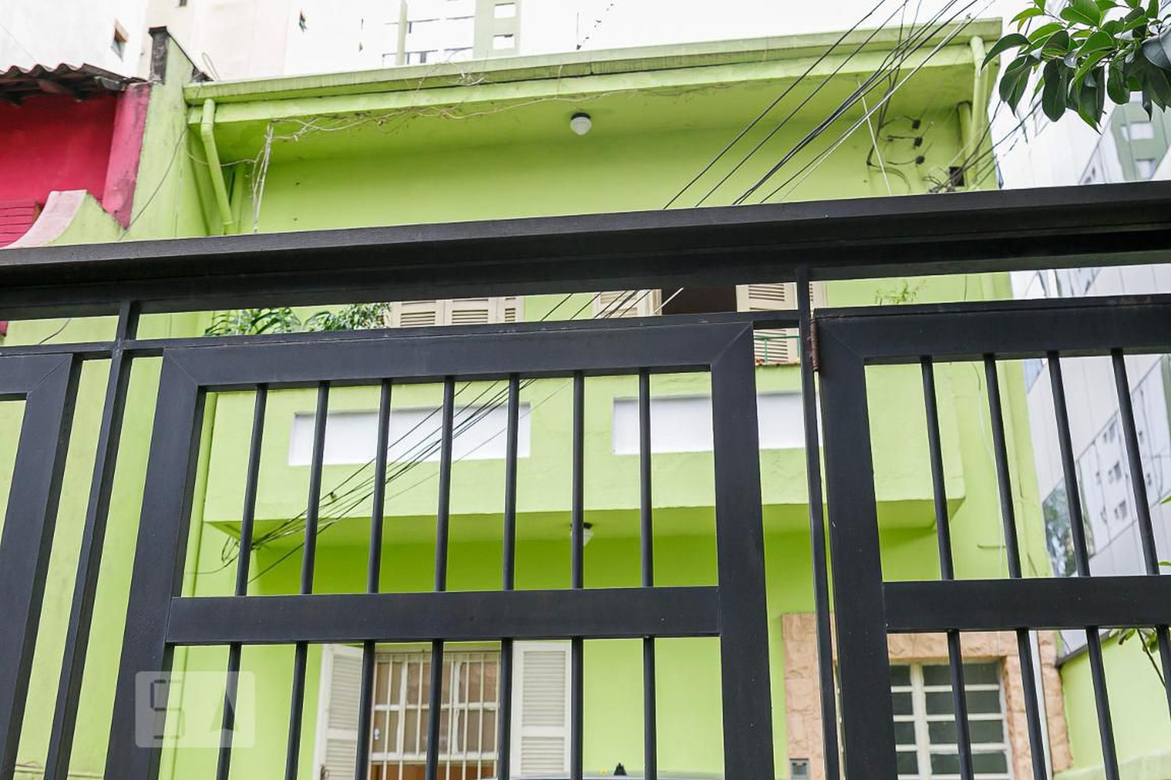 Fachada Condomínio em Rua Cristiano Viana, 438