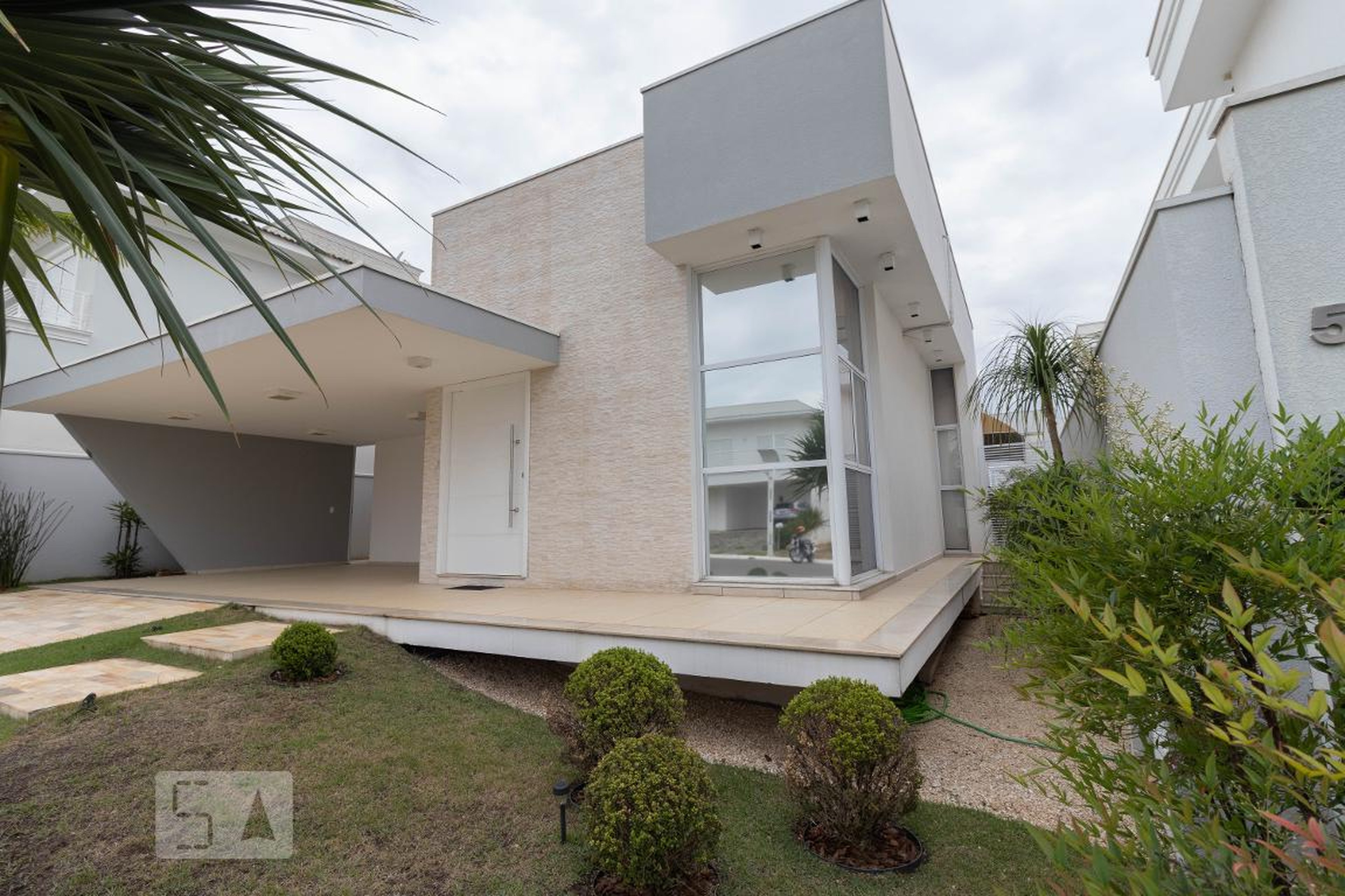 Fachada Condomínio Maison DU Parc