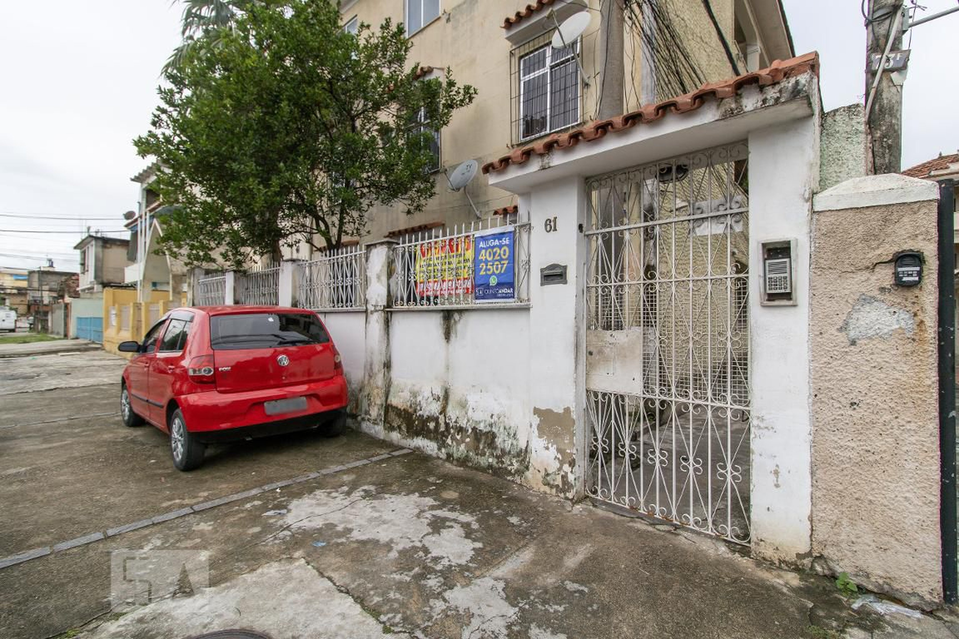 Fachada Condomínio em Rua Joaquim Rodrigues, 61