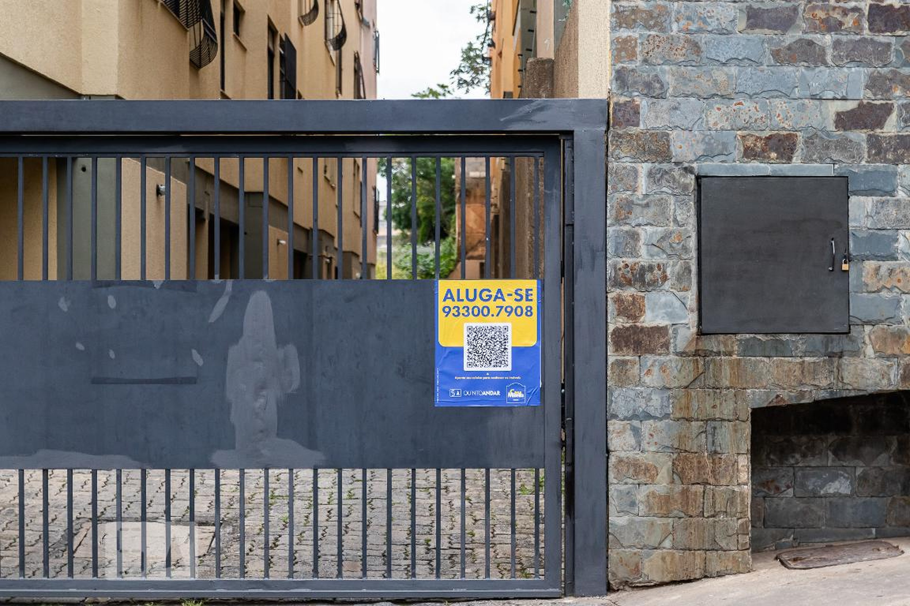 Fachada Condomínio em Rua Porto, 915