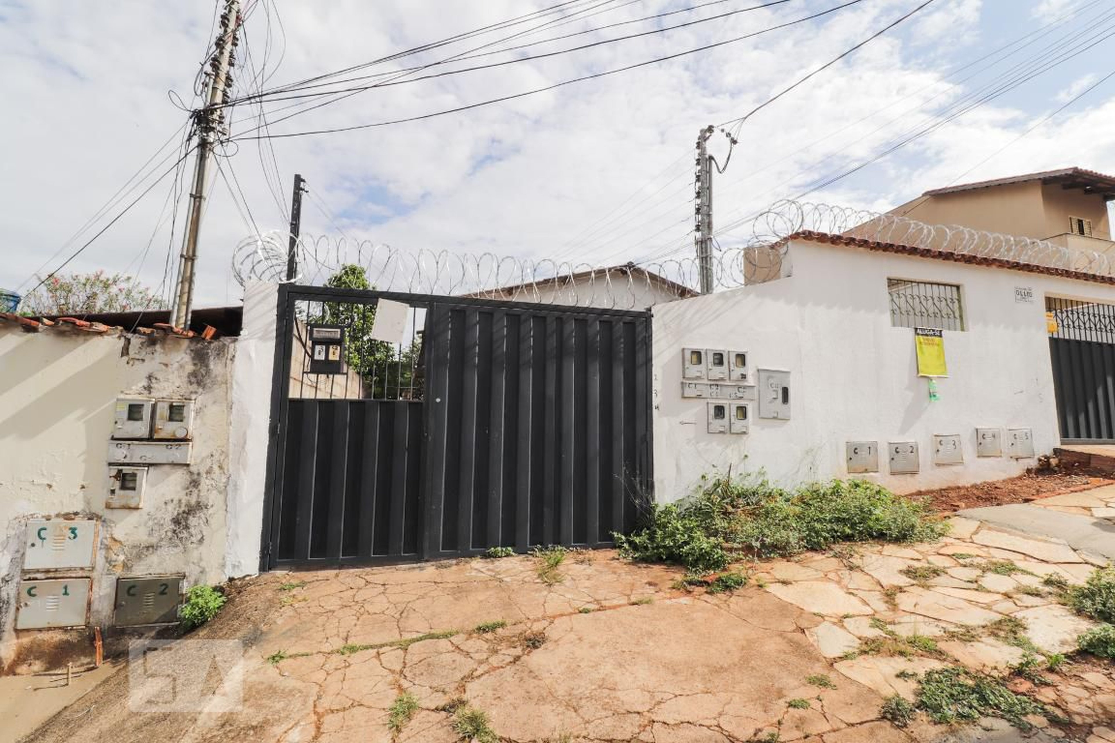 Fachada Condomínio em Avenida Industrial, 372