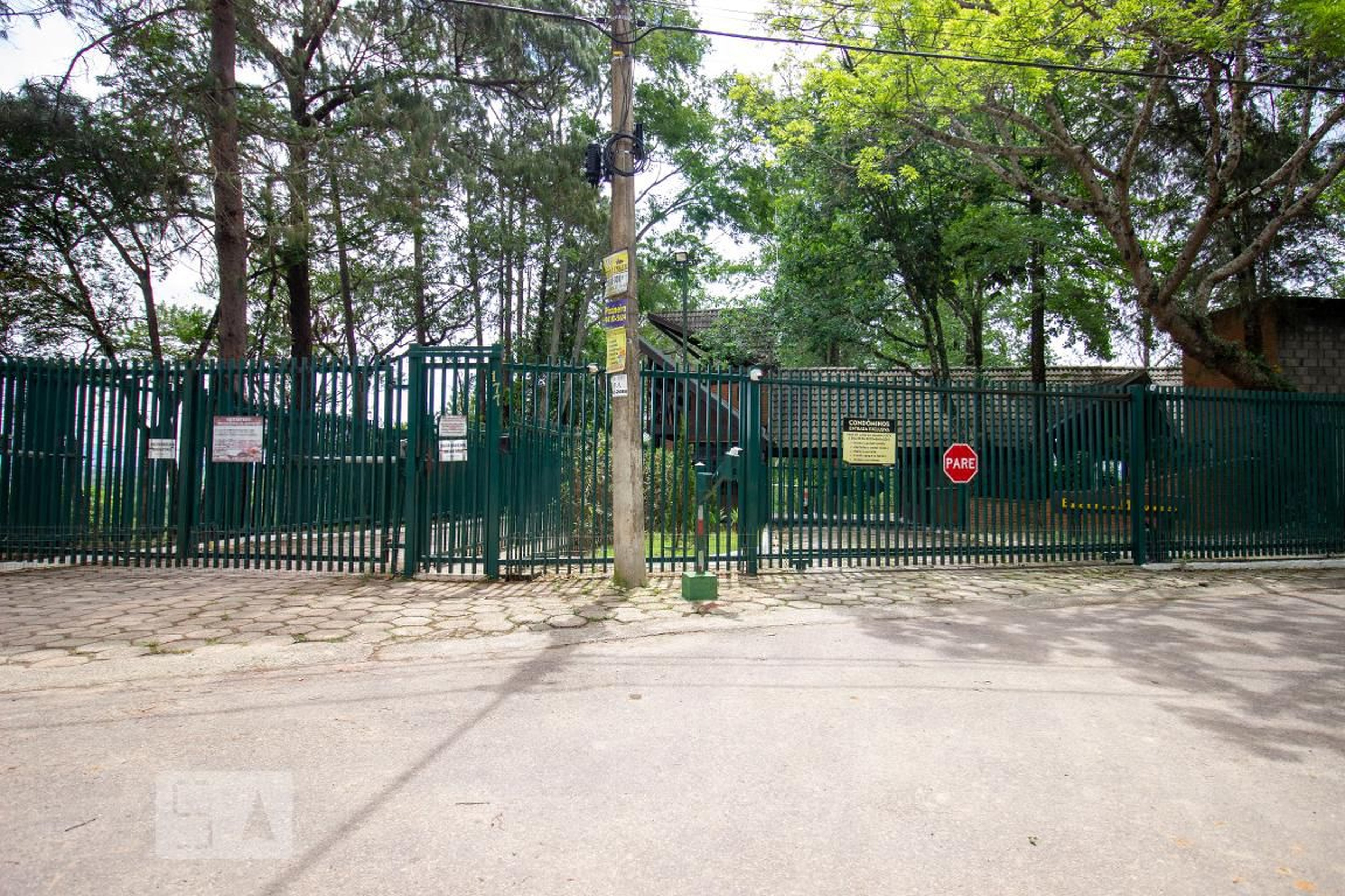 Fachada do Condomínio Condomínio Parque dos Manacás